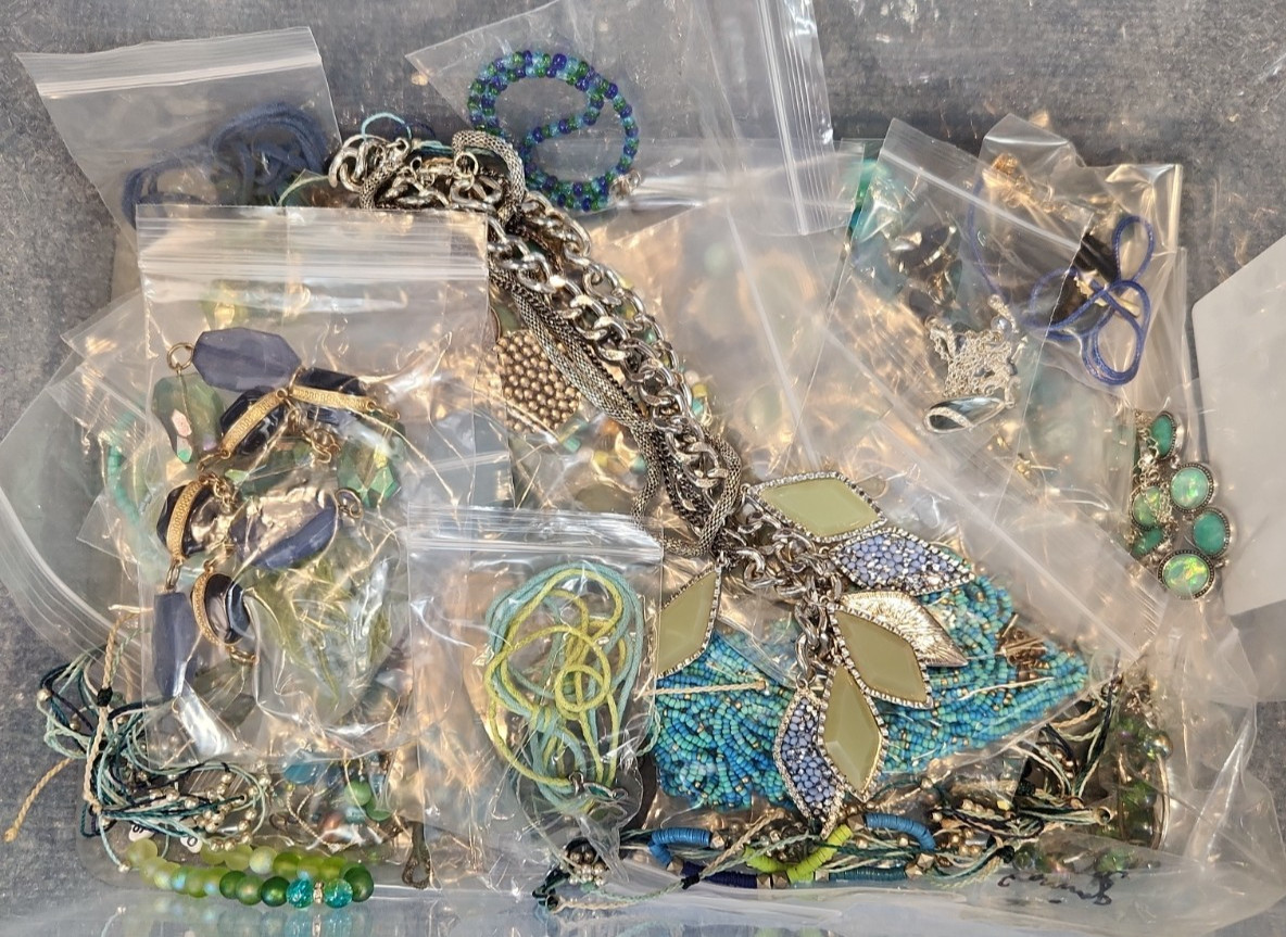 Jewelry Wearable Blue & Green Collection 5 Lbs Lot #705 See Description