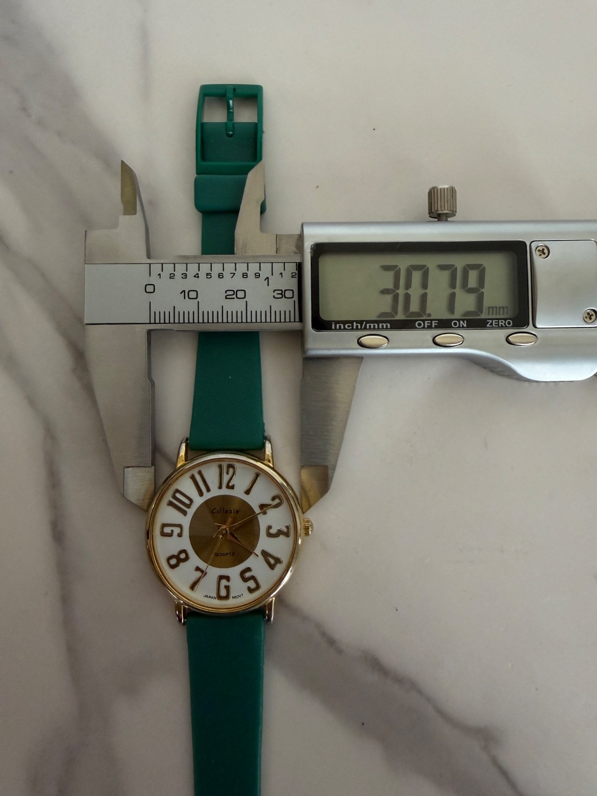 Collezio Ladies Quartz Watch Gold tone, 31 mm white dial Green silicone strap