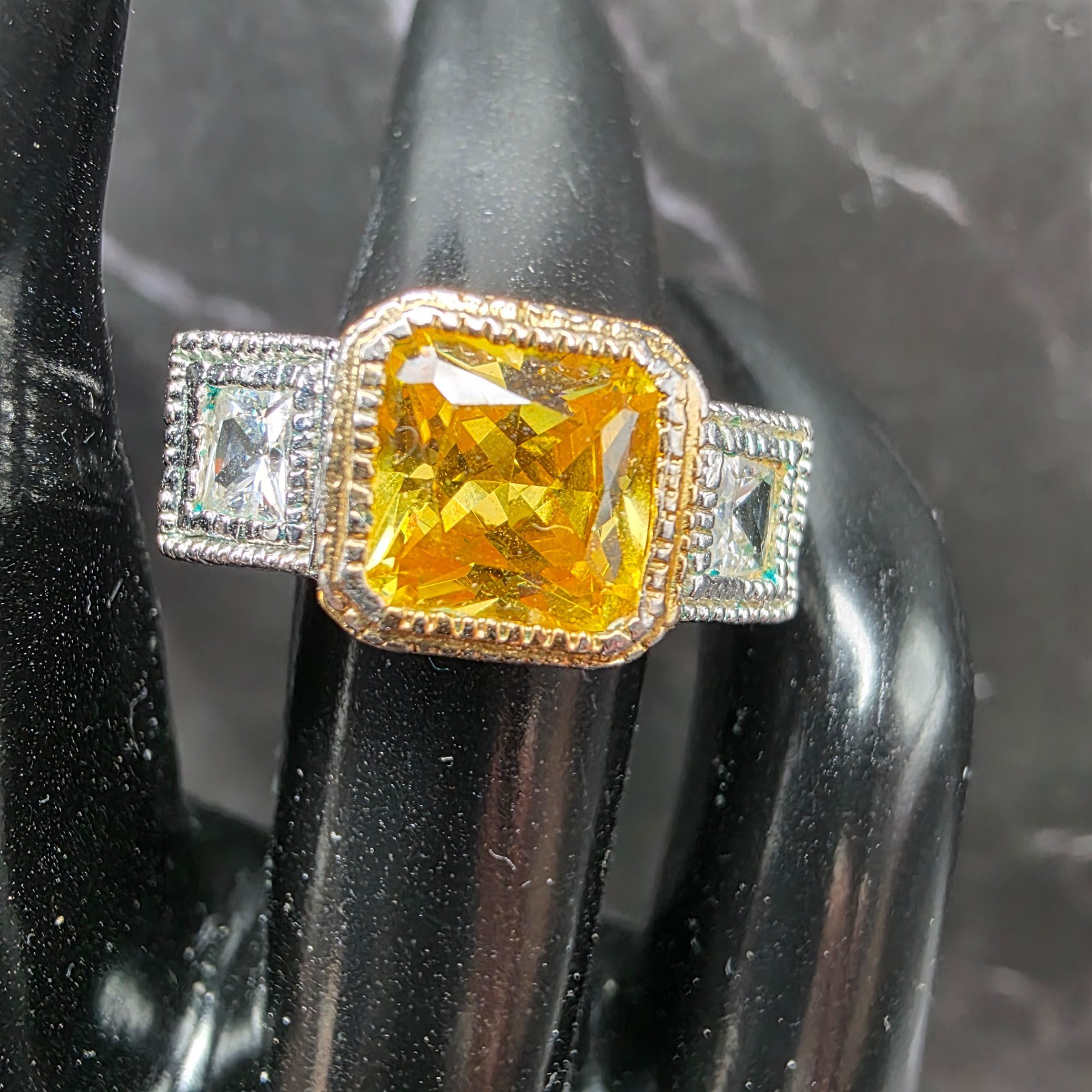 Vtg Rhodium Plated Radiant Yellow & White Brilliant CZ 9 Stone Ladies Ring