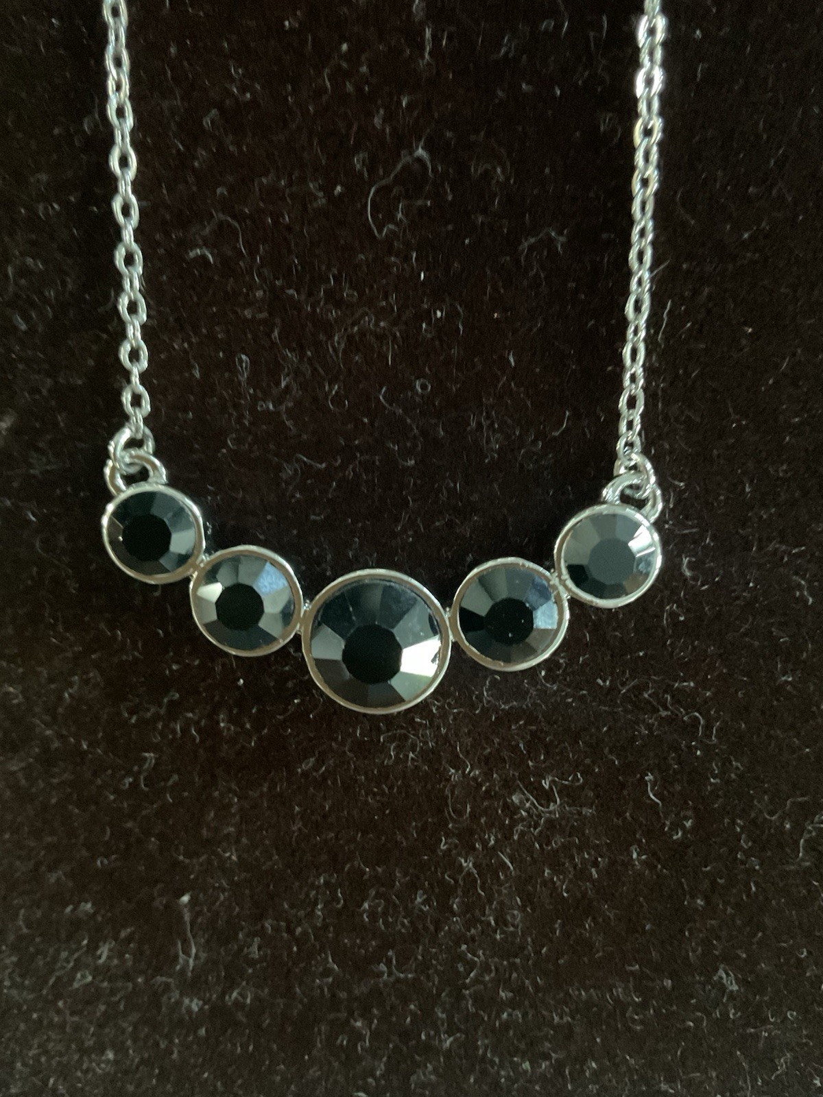 WHBM Silver Tone Adjustable Cable Chain Necklace w/ 5 Round Black Pendant Stones