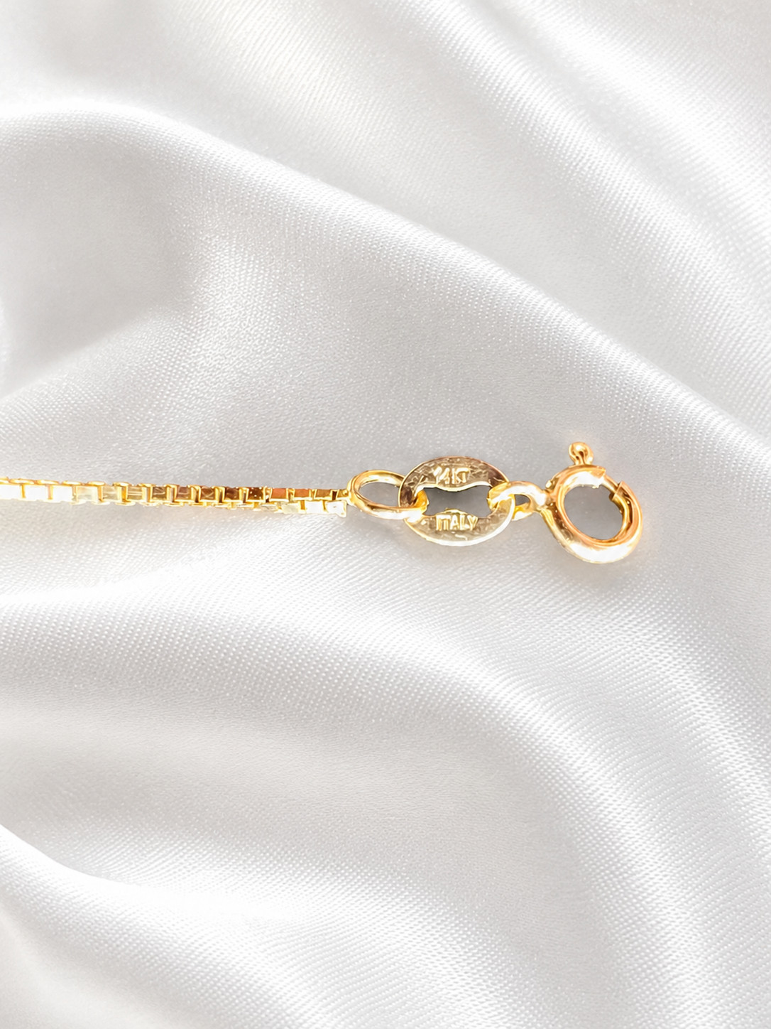 14K Yellow Gold Italian Box Chain Necklace 18″ 1mm 2.12g Never Worn