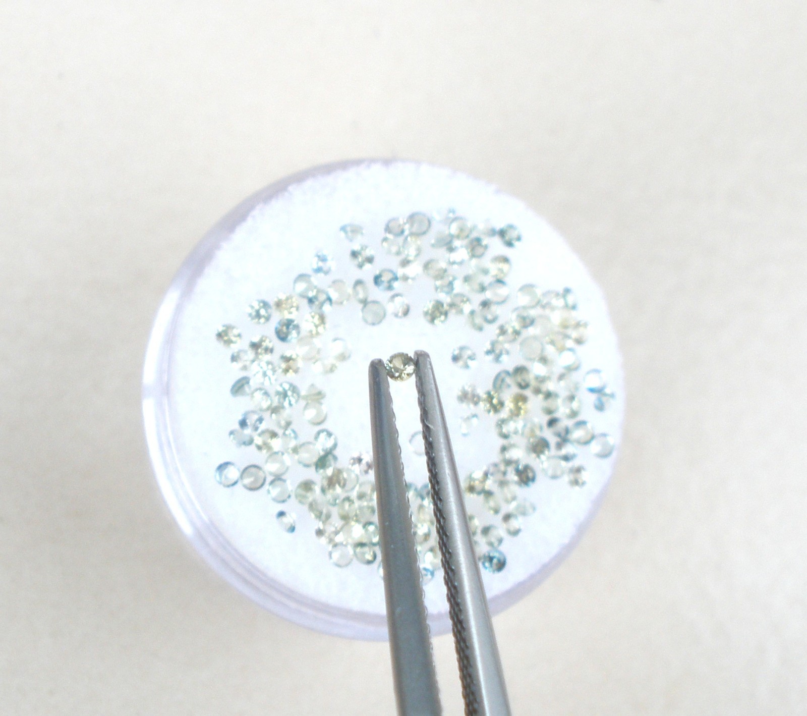 1.5mm Green sapphire round loose faceted natural gem Top Quality