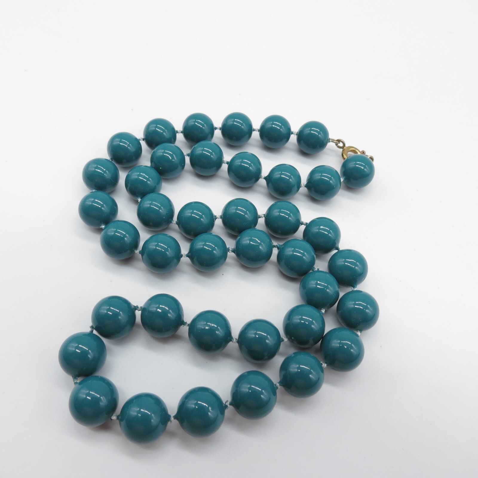 Lightweight Green Bead Necklace Boho Simple Everyday Wear 18″