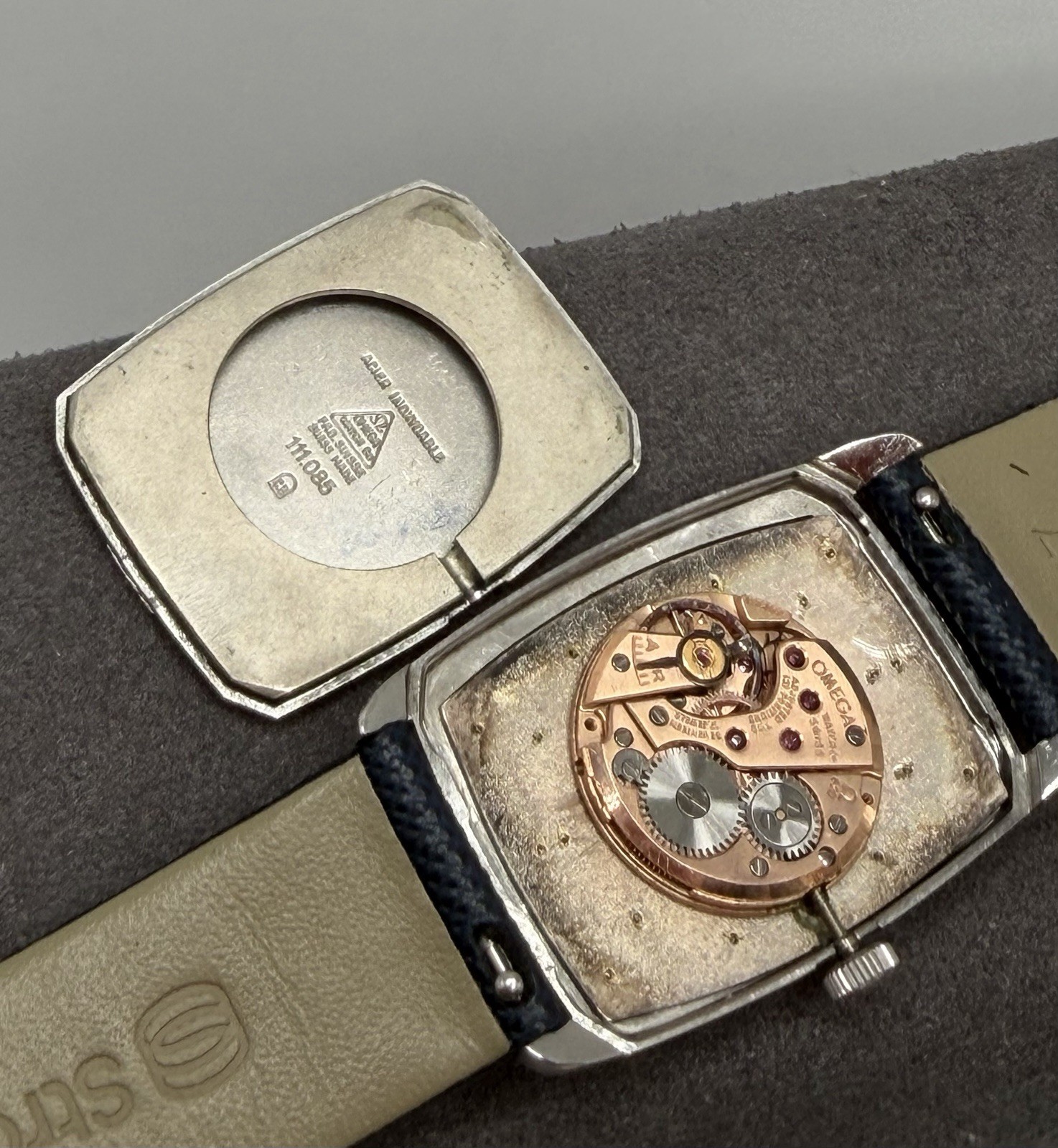 Omega Deville Ultra Thin 60s Tank Men’s Swiss Mechanical Watch – 111.085 / 620