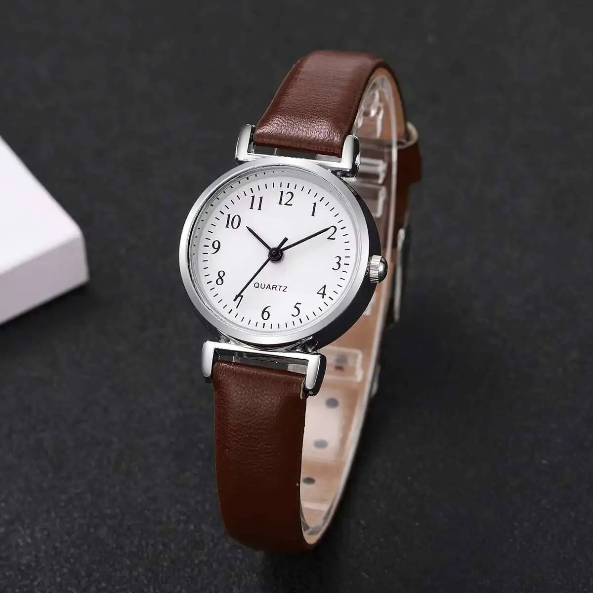 1pc Of Fashion Small Dial Women Watches Casual Leather Band Quartz Watch