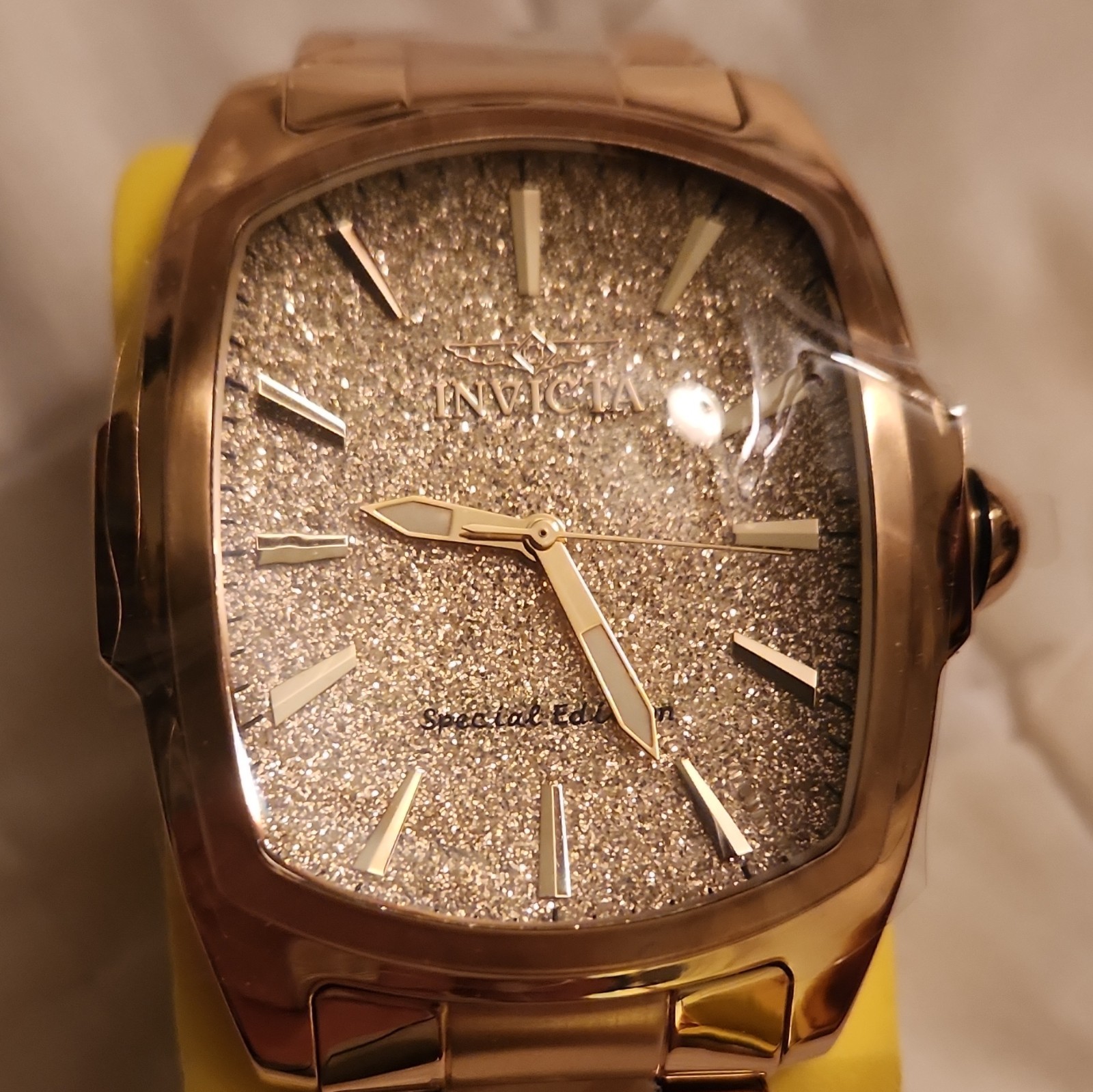 Invicta Women’s Gold Tone Quartz Watch Glitter Dial 100m Box/Manual