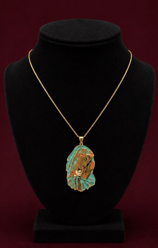 Elegant Gold Ton none tarnished none fade st. Mary Necklace Turquoise