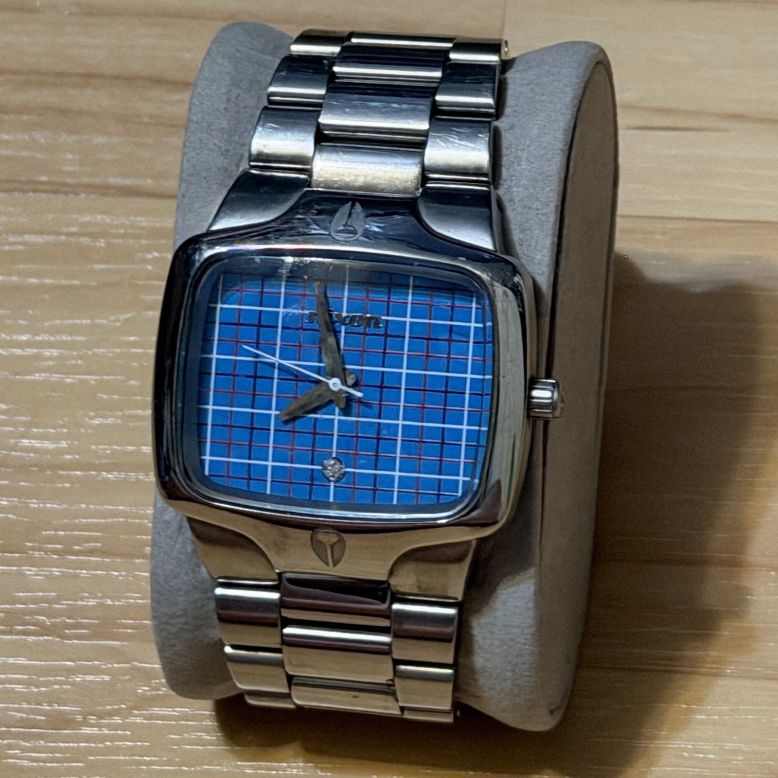 Nixon The Player Yes It’s Real Blue Plaid Men’s Analog Silver Watch RUNS READ