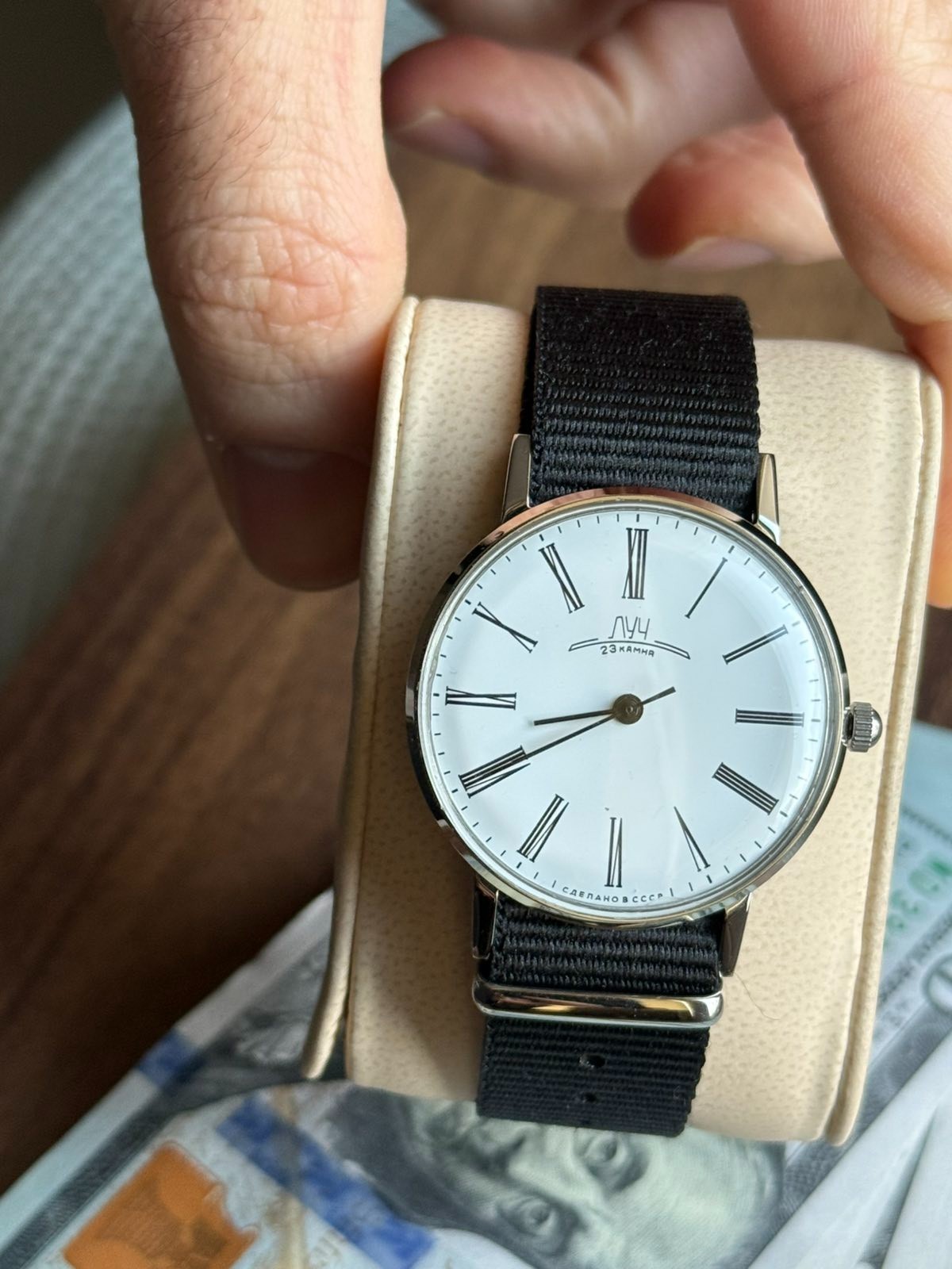 Luch Slim Deluxe Mechanical Watch Ultra Thin Vintage USSR Soviet Men’s Poljot 23