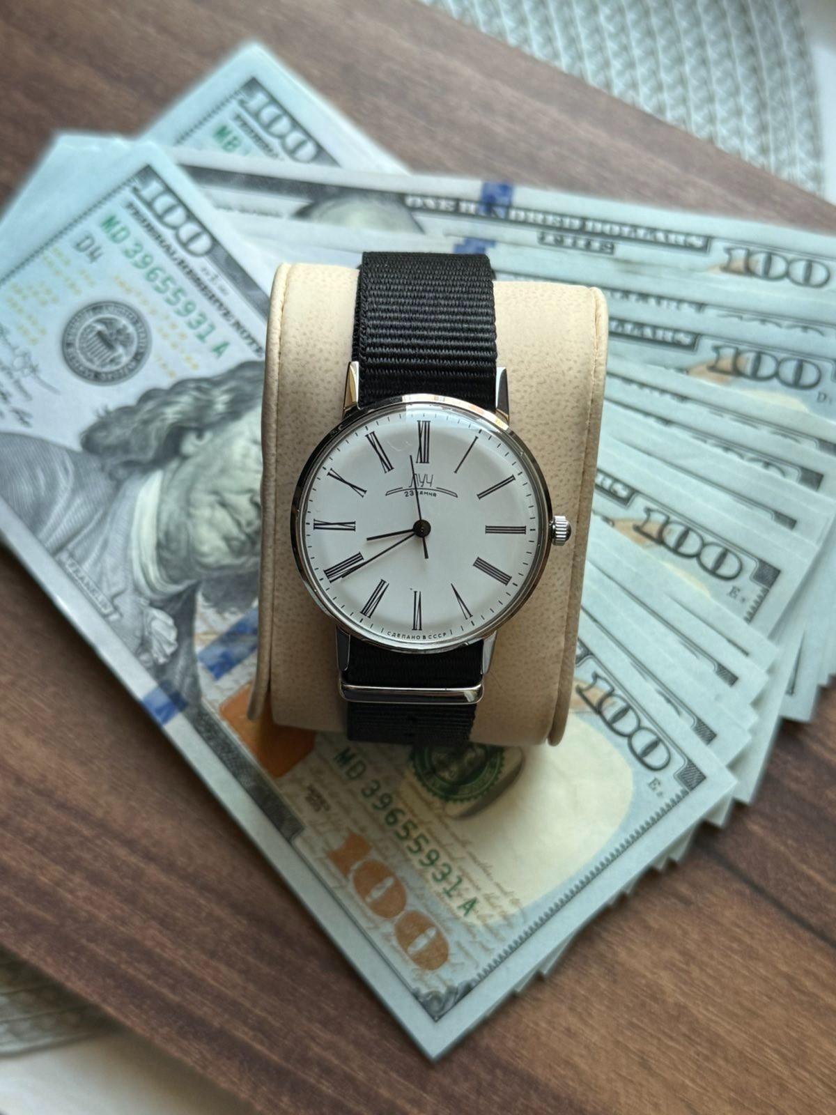 Luch Slim Deluxe Mechanical Watch Ultra Thin Vintage USSR Soviet Men’s Poljot 23