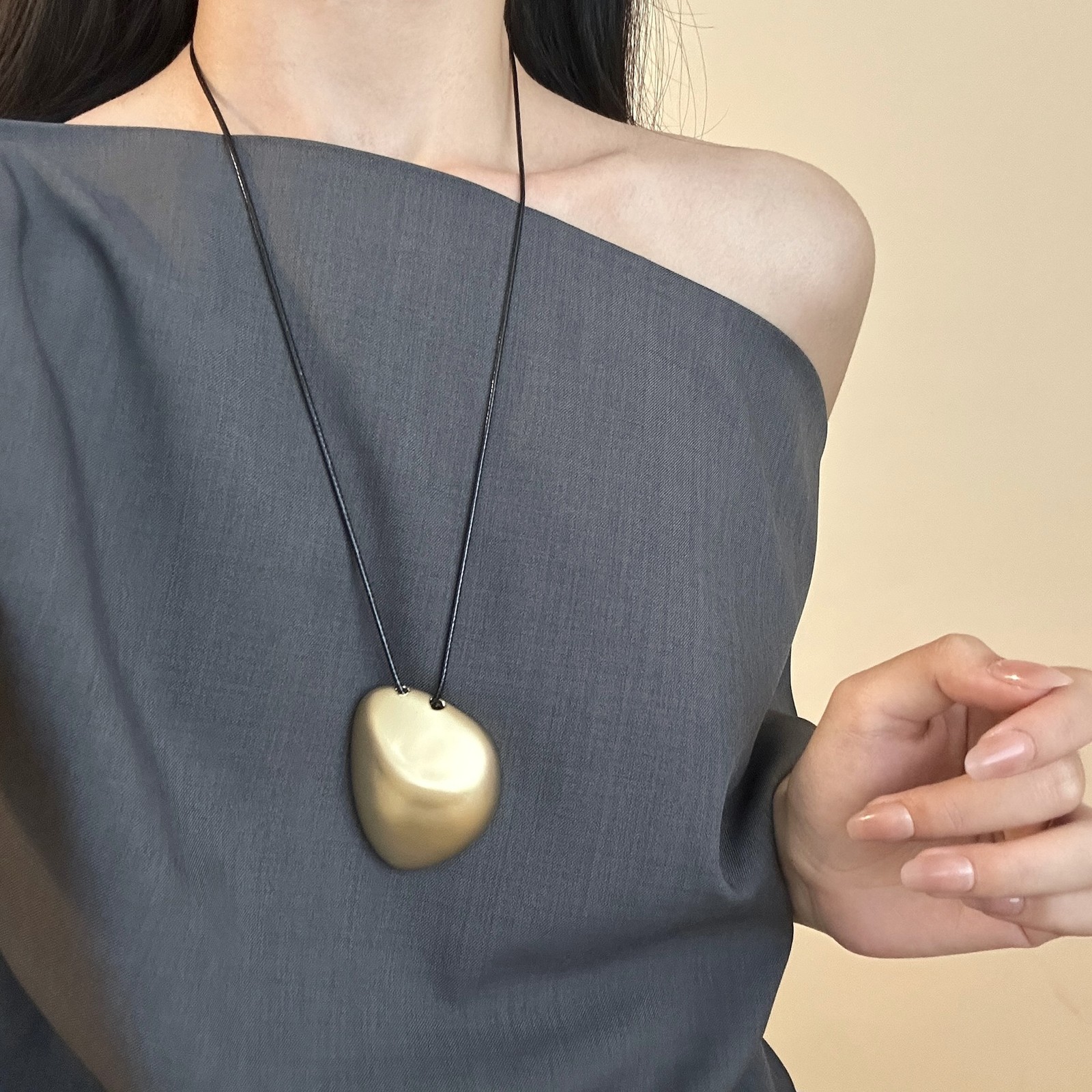 Gold Silver Sculptural Pebble Pendant Necklace Chunky Modern Statement Jewelry