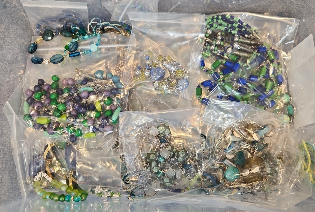 Jewelry Wearable Blue & Green Collection 5 Lbs Lot #705 See Description