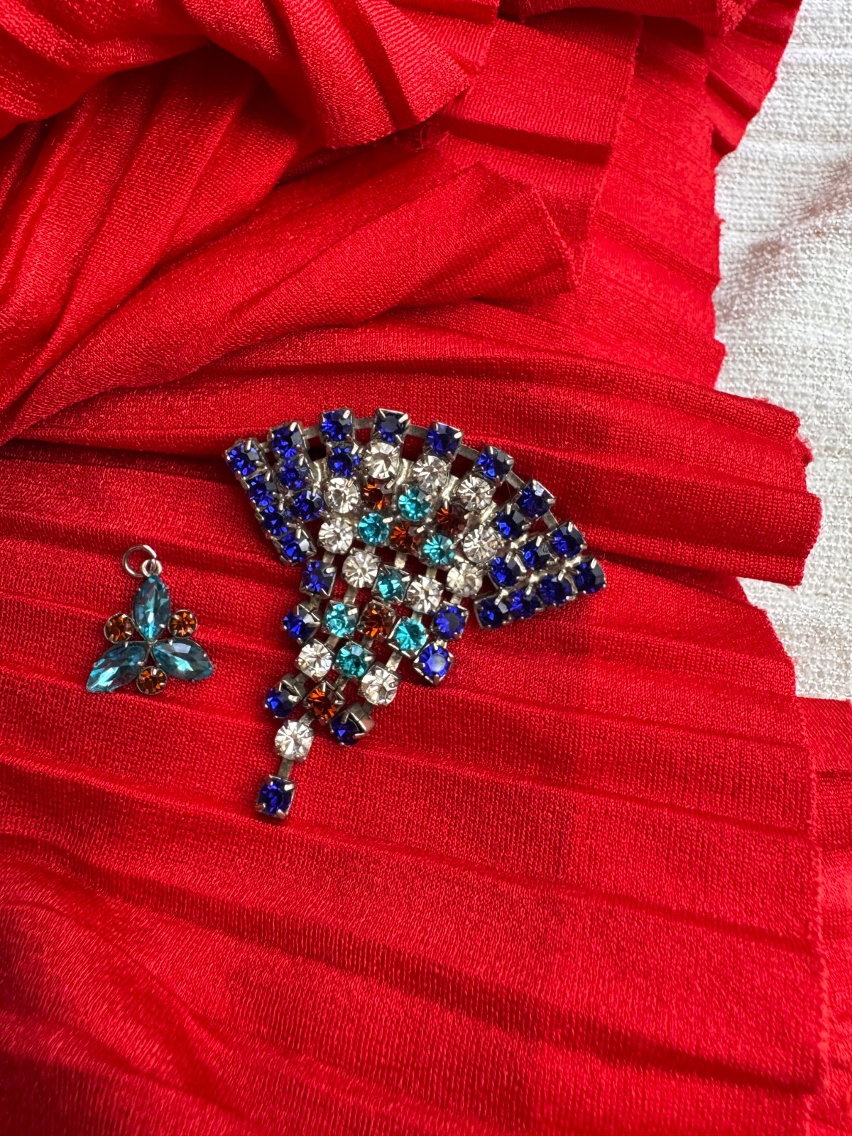 RARE Vintage Czech Glass Jablonex Rhinestone Brooch Pendant Set Waterfall Dangle