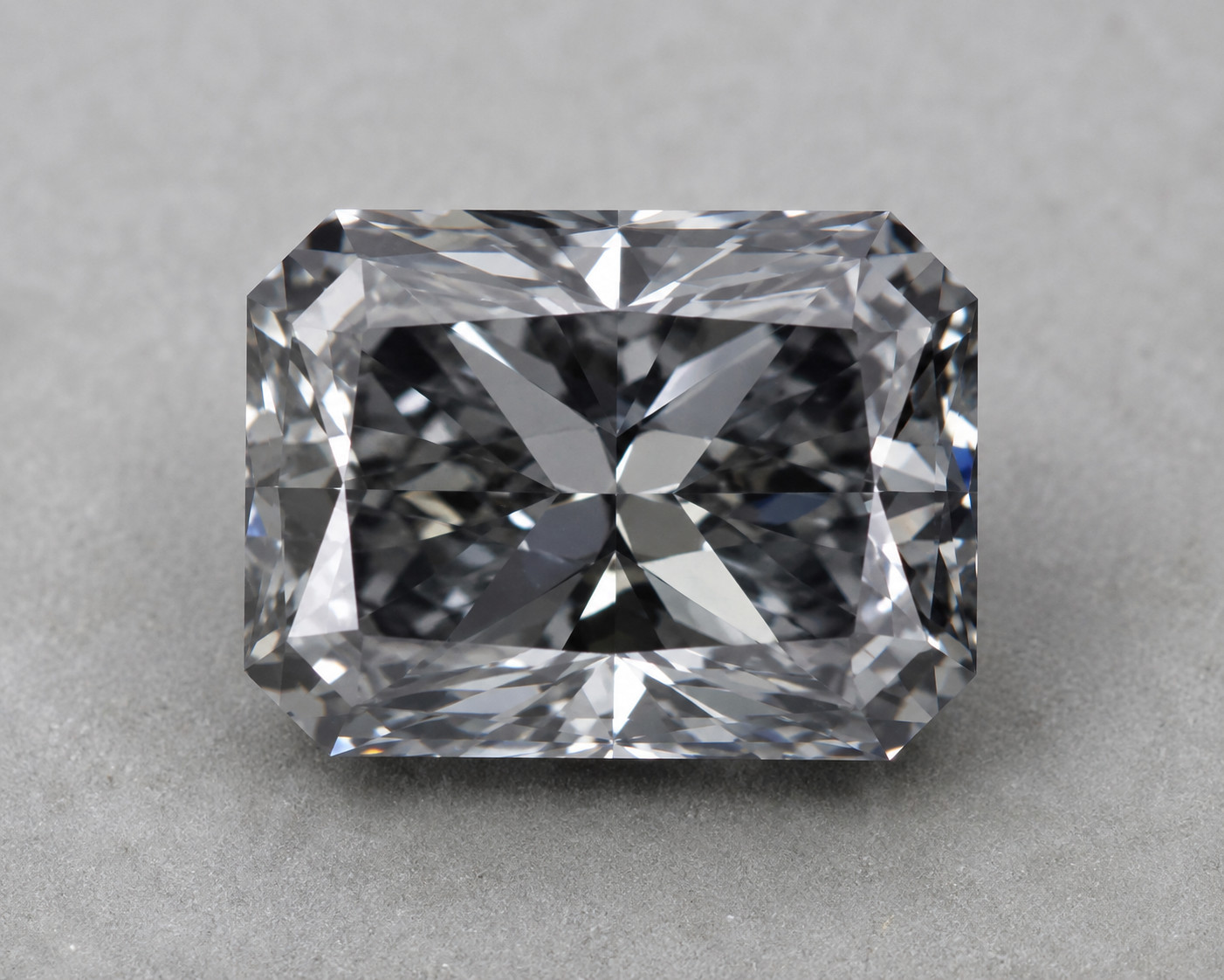 9 Carat Radiant Cut Lab Grown Diamond VVS1 12×16 MM Grey Color Premium quality
