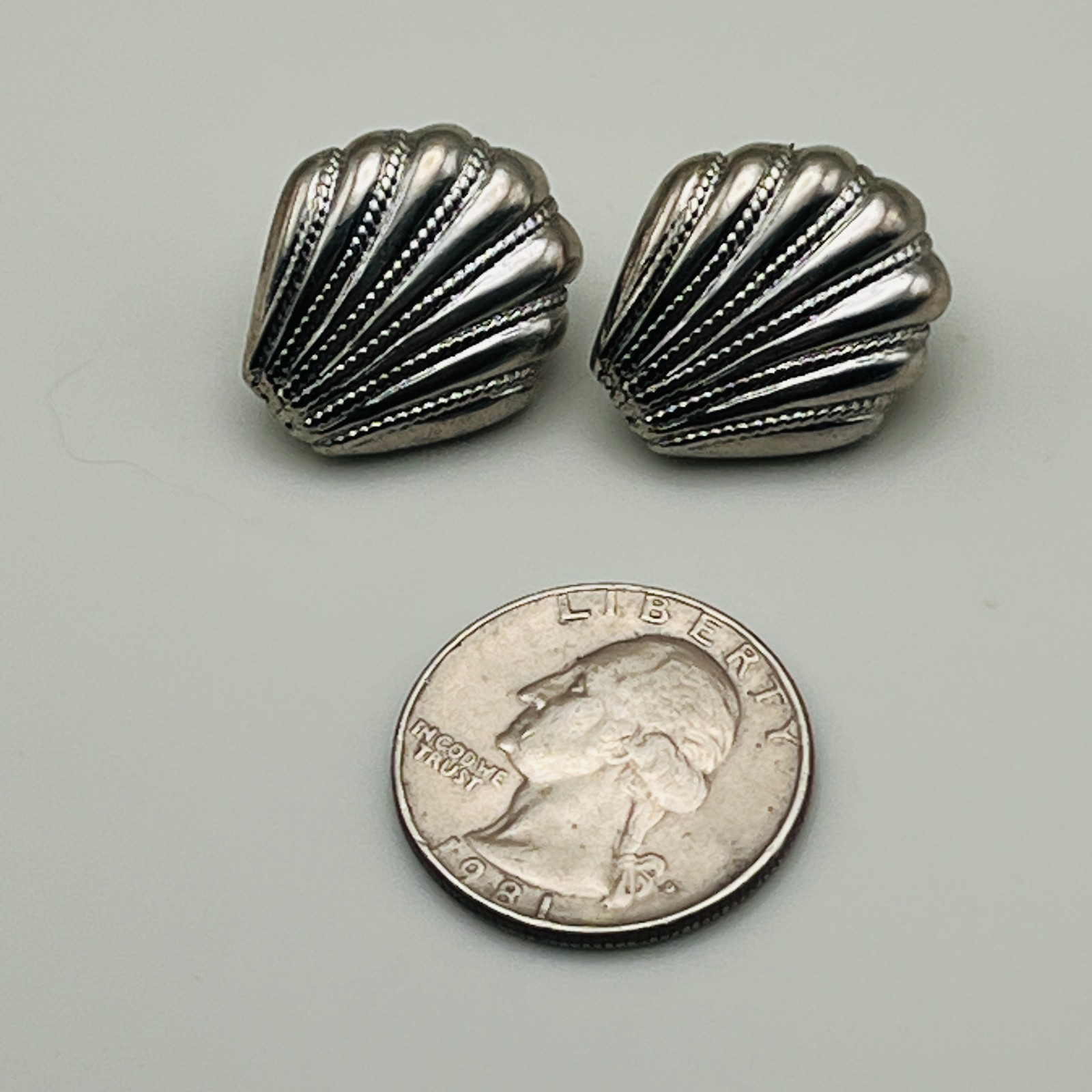 Silver Tone Seashell Stud Earrings Ribbed Shiny Textured Shell Coastal Classic