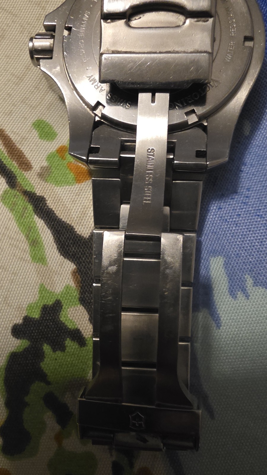 Victorinox Swiss Army Diver 500m Quartz Stainless Bracelet Silver Dial Date
