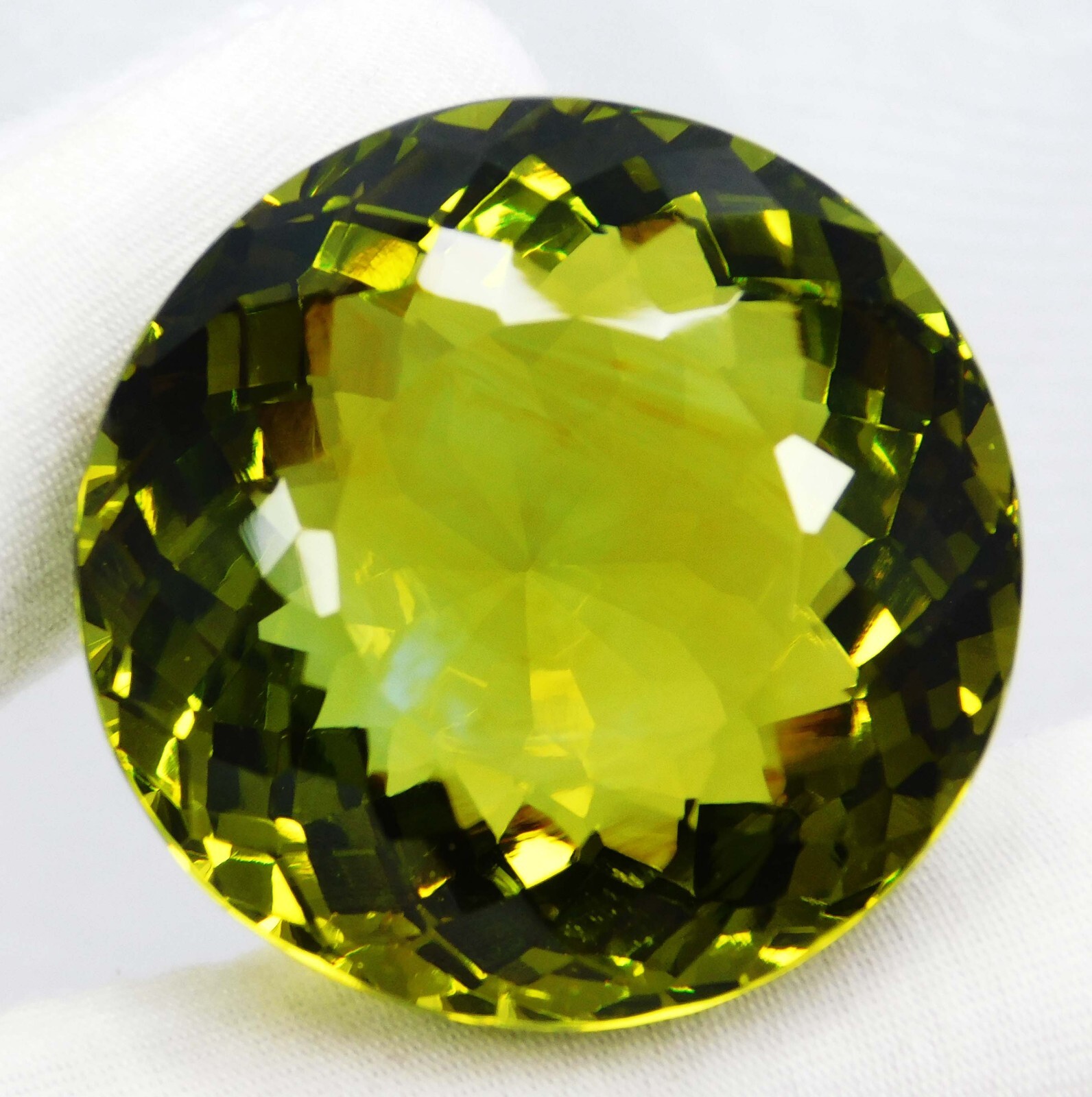 “142.80 Ct Natural Green Peridot Round Cut – Certified Loose Gemstone”