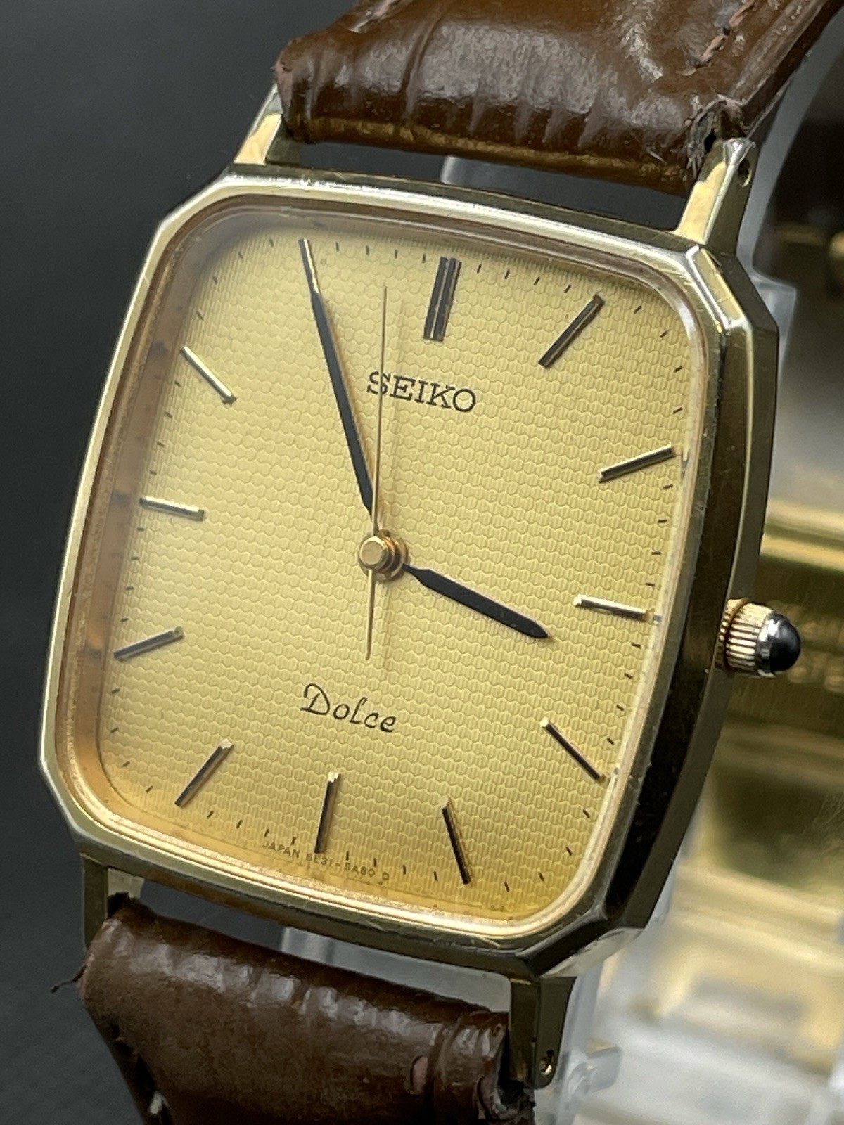 [Very good] Vintage SEIKO Dolce 5E31-5A80 Quartz Gold Men’s Watch From JAPAN