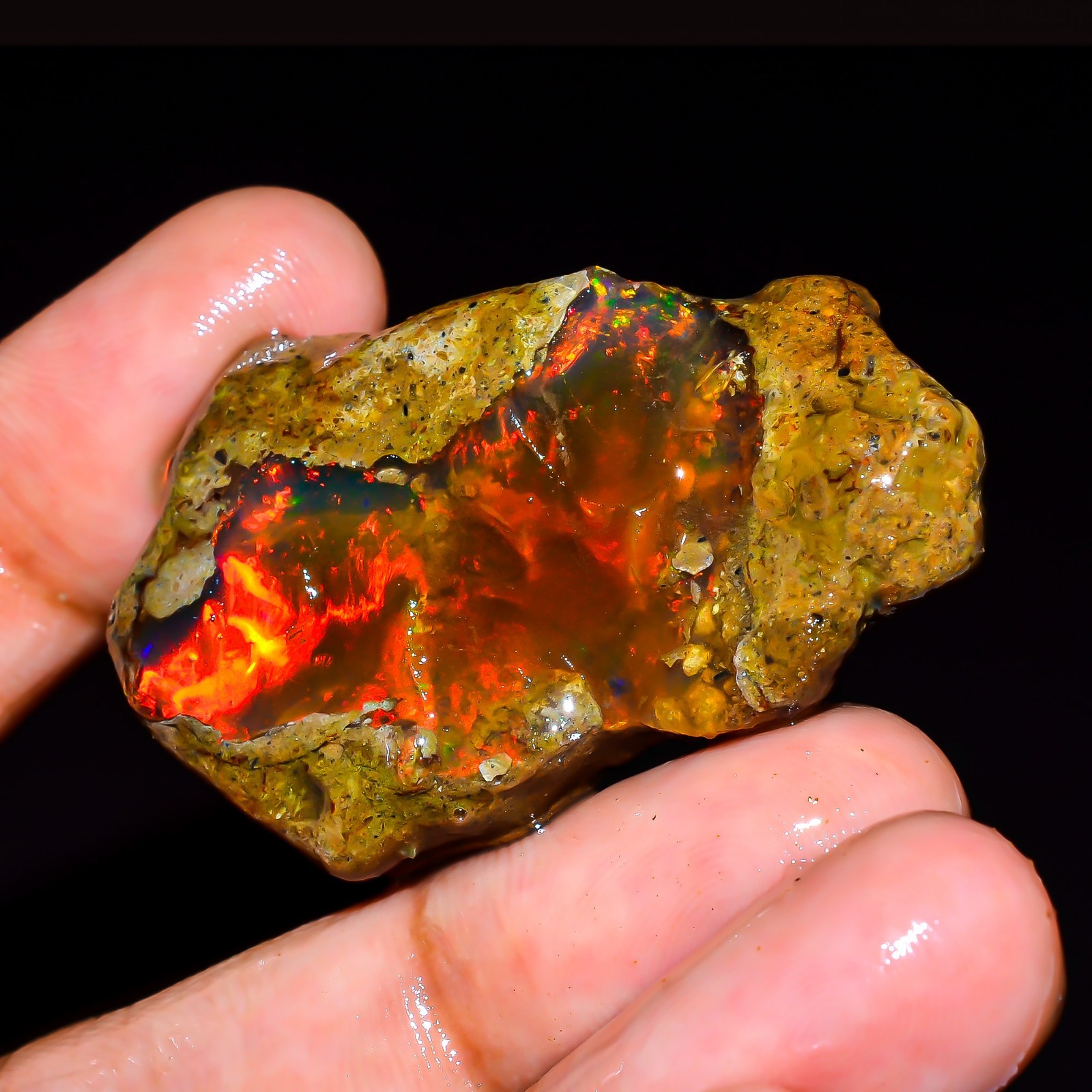 53.5 Ct Fire Opal Ethiopian Natural Oil Rough Gemstone For Jewelry 41x26x9 mm