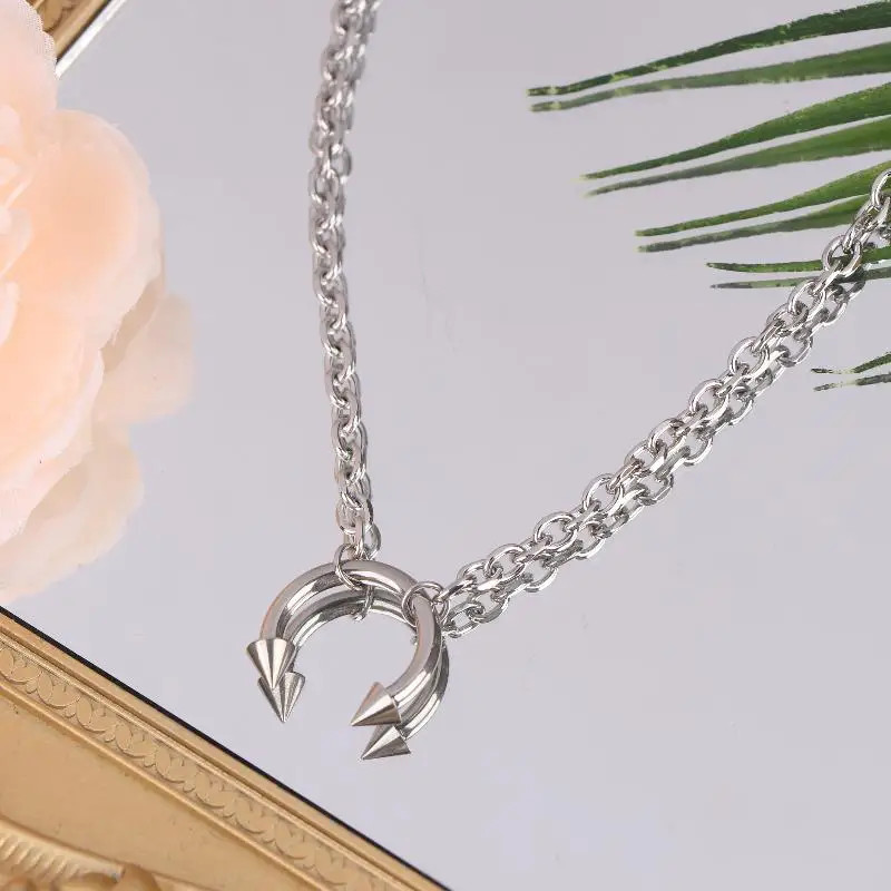 Retro Hip-hop Style Titanium Steel Necklace Party Punk Rivet Pendant Unise