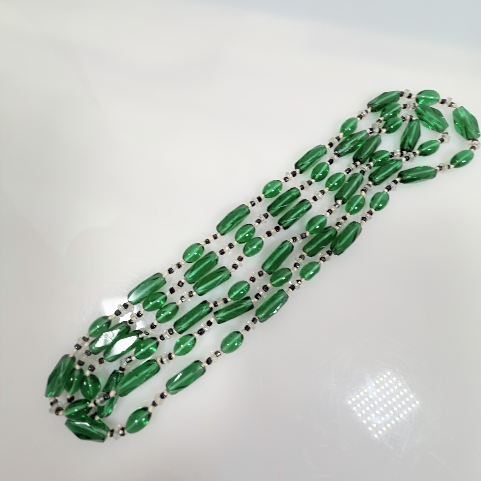 Vintage Green Art Glass Beaded Necklace 56″ Endless Long Strand Czech Style