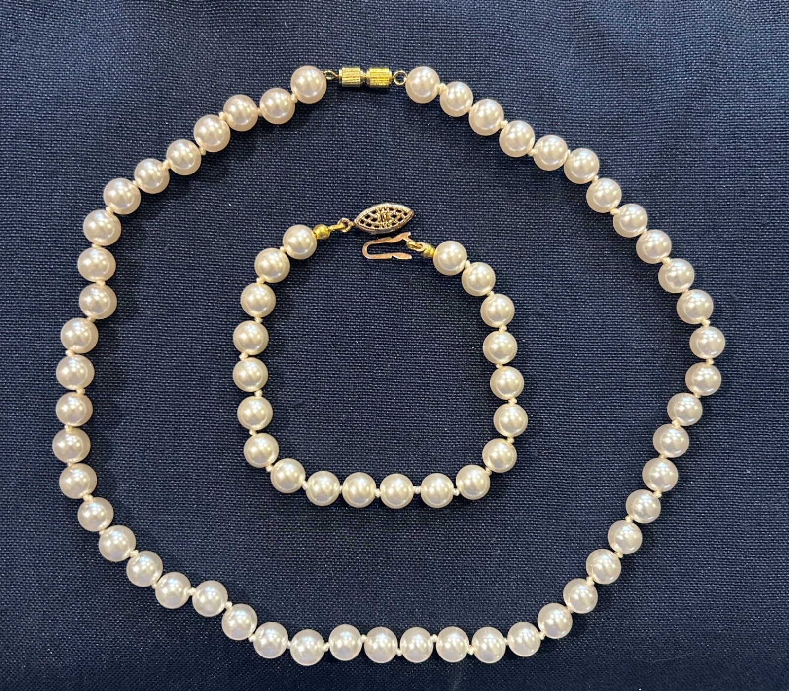 VINTAGE Simulated Pearl Necklace, 17 inches with Matching Bracelet