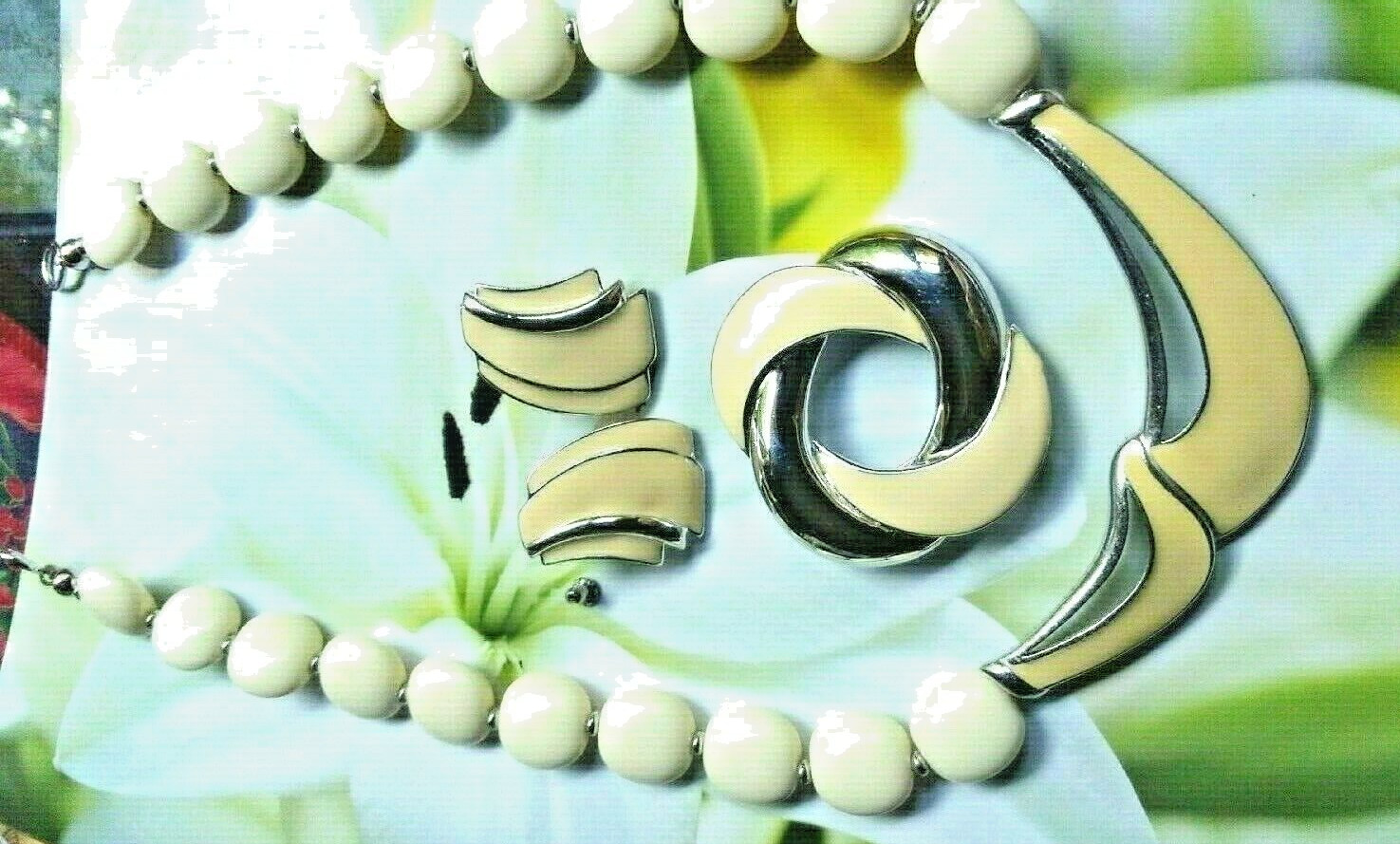 TRIFARI CREAM ENAMEL NECKLACE BROOCH POST EARRINGS MODERN SILVER RHODIUM RETRO