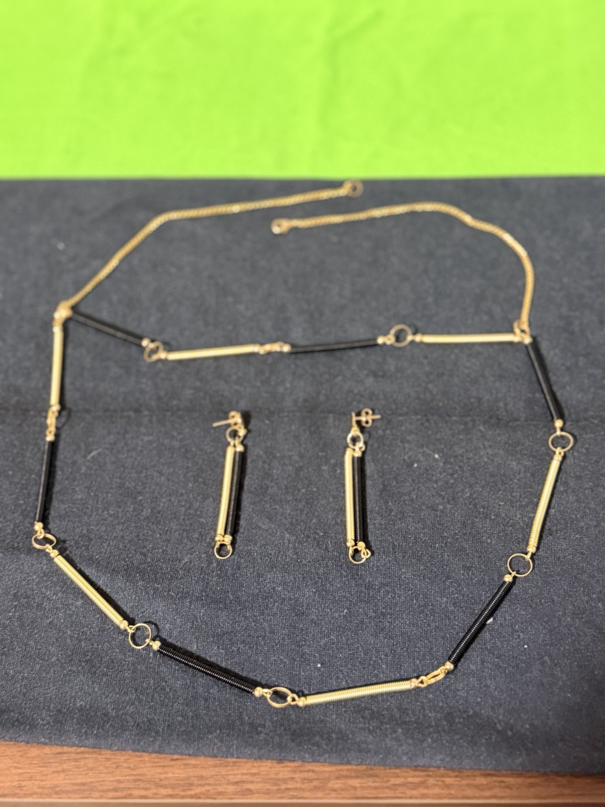 Abstract Gold‑Tone Black Coil Necklace & Earrings Set Modern Industrial Design