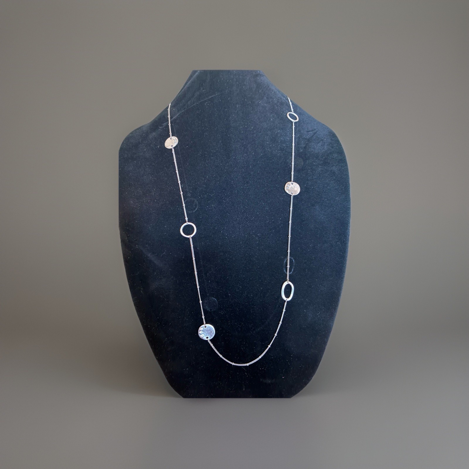 Silver Tone Necklaces L0001