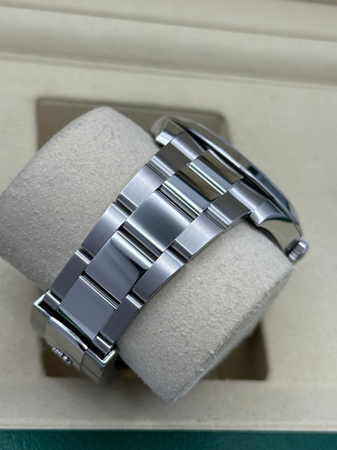 Rolex 126300 mint Green Oyster