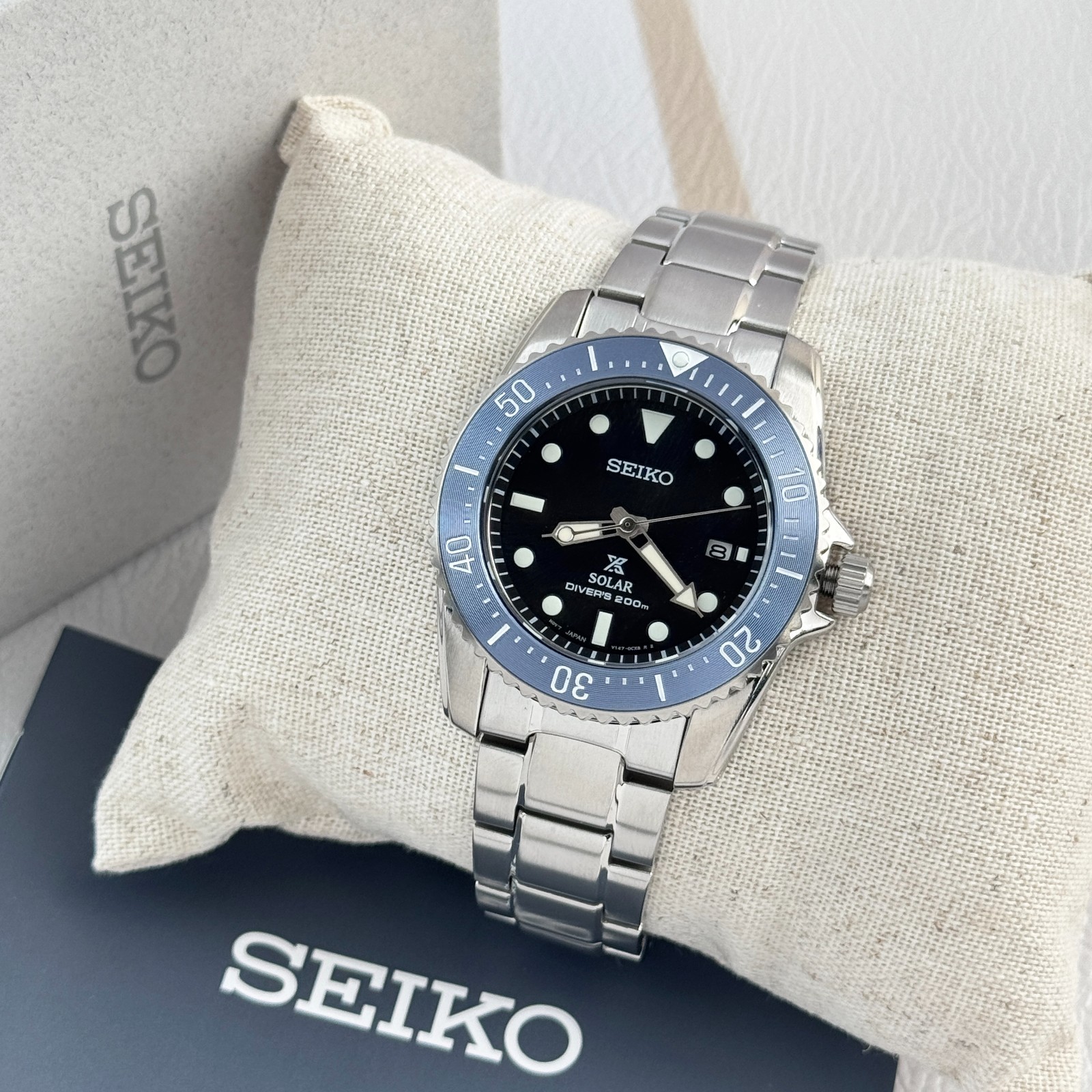 Seiko Men’s Prospex Sea Black Dial Stainless Steel Solar Diver Watch SNE569