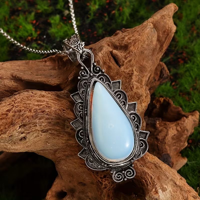 Moon Stone Pendant and Necklace! FREE SHIPPNG IN THE USA!