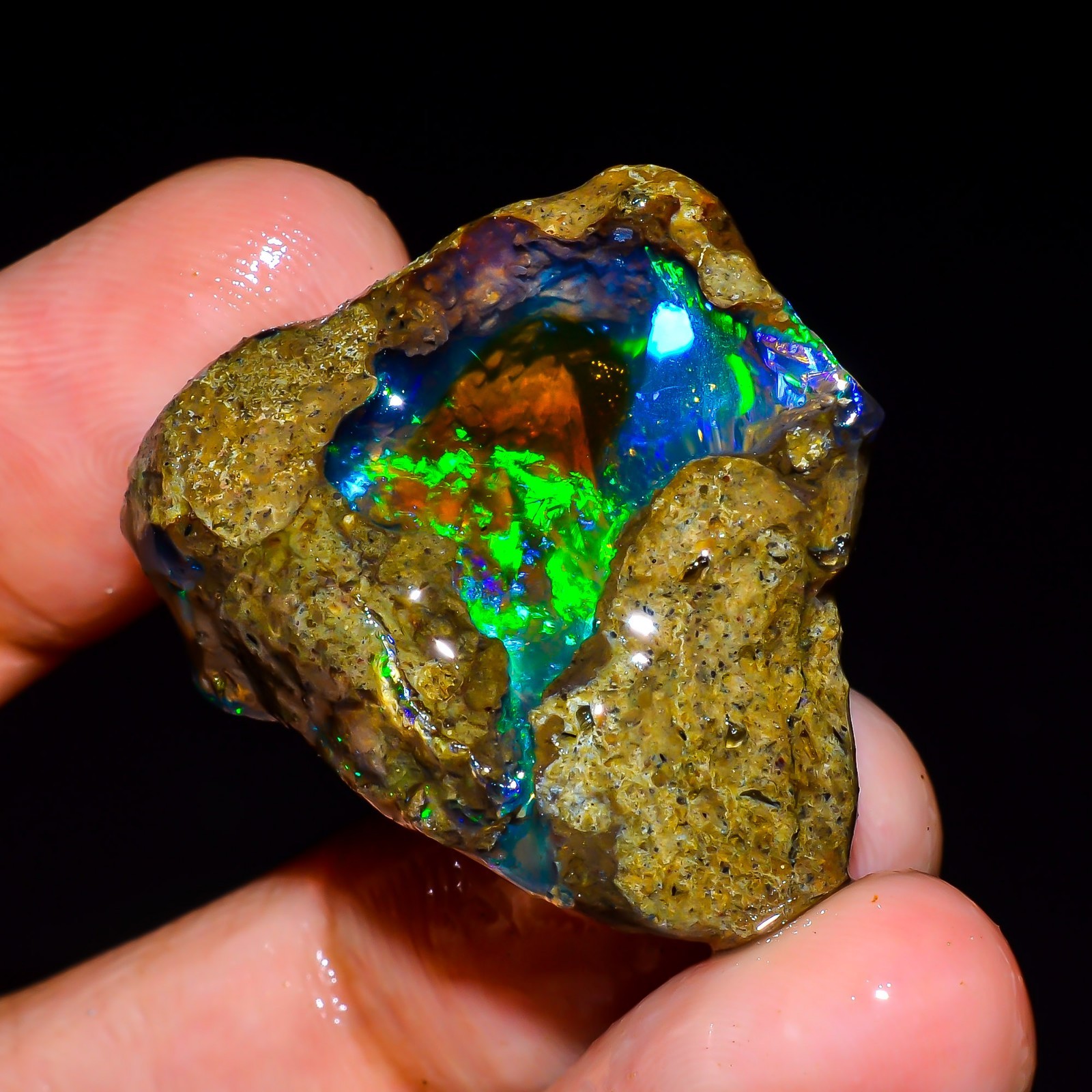 39.5 Ct Fire Opal Ethiopian Natural Oil Rough Gemstone For Jewelry 31x25x15 mm