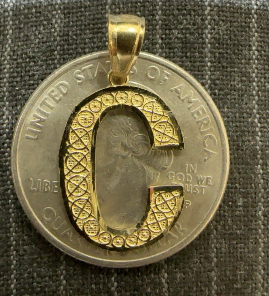 10kt Gold Letter C 0.8gm