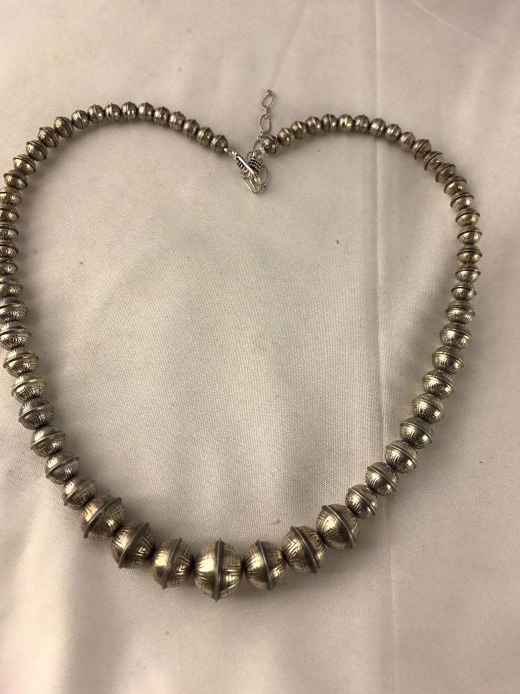 Hand Stamped Bench Navajo Pearls Graduated Sterling Silver Bead Necklace 19″