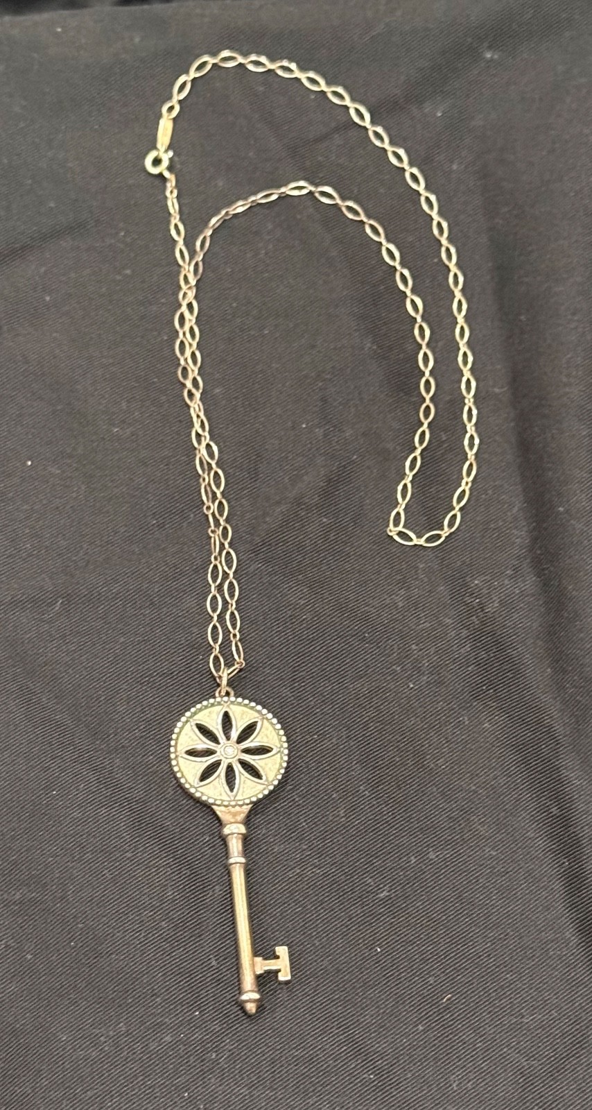 TIFFANY & Co. STERLING SILVER & DIAMOND DAISY KEY PENDANT WITH CHAIN NECKLACE