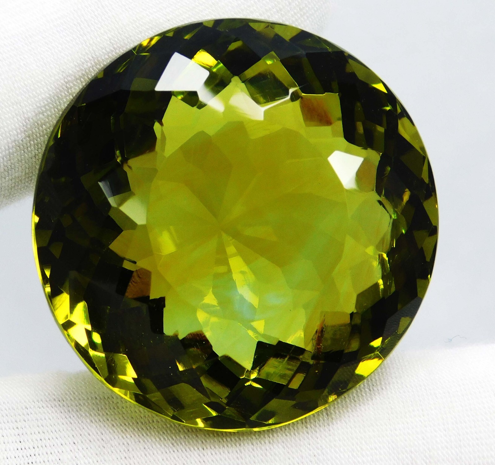 “142.80 Ct Natural Green Peridot Round Cut – Certified Loose Gemstone”