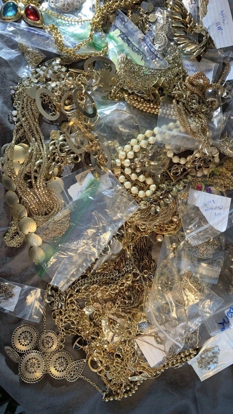 6+ Lbs. POUNDS Unsearched Huge Lot Jewelry Vtg-Now Junk Art Craft Treasure Hunt
