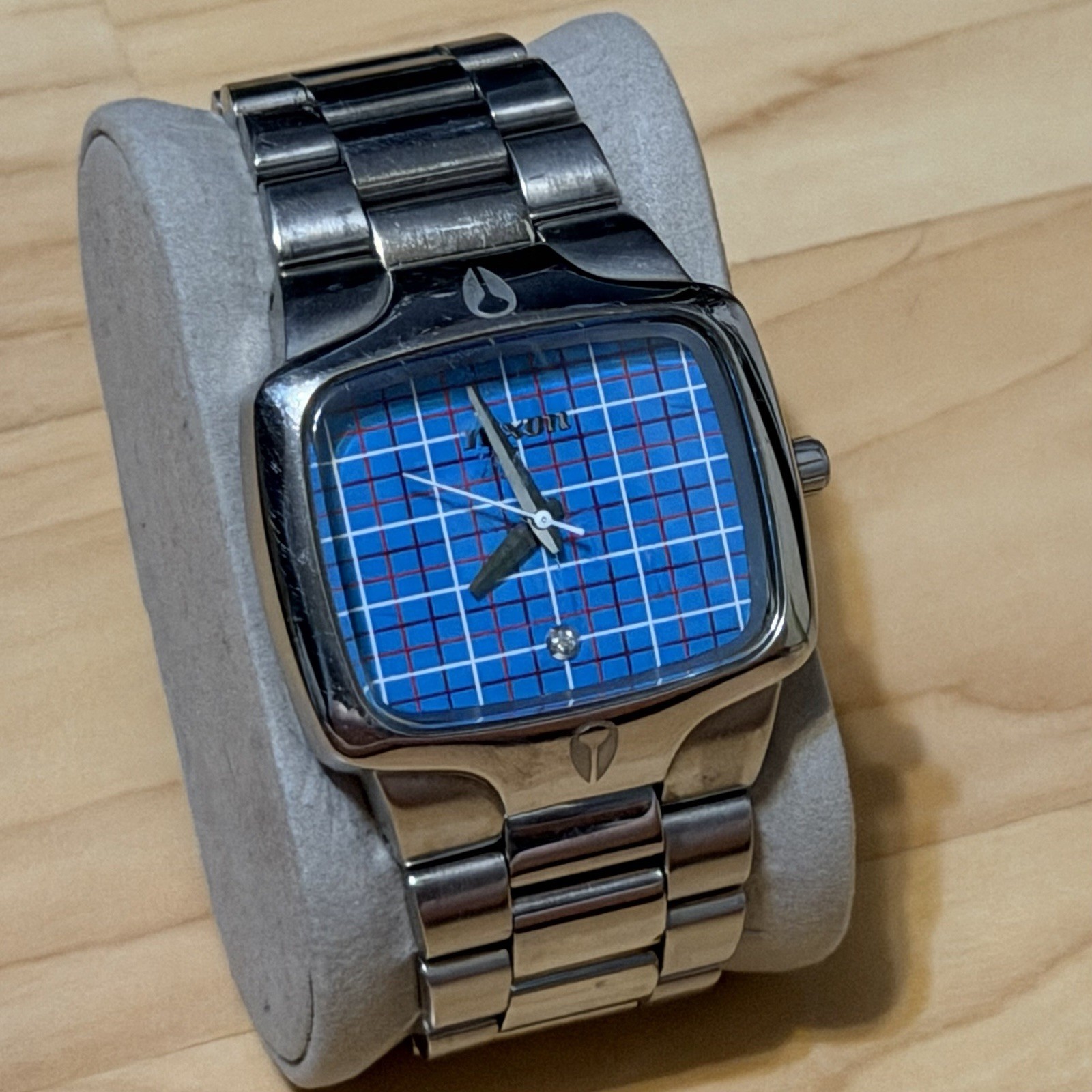Nixon The Player Yes It’s Real Blue Plaid Men’s Analog Silver Watch RUNS READ