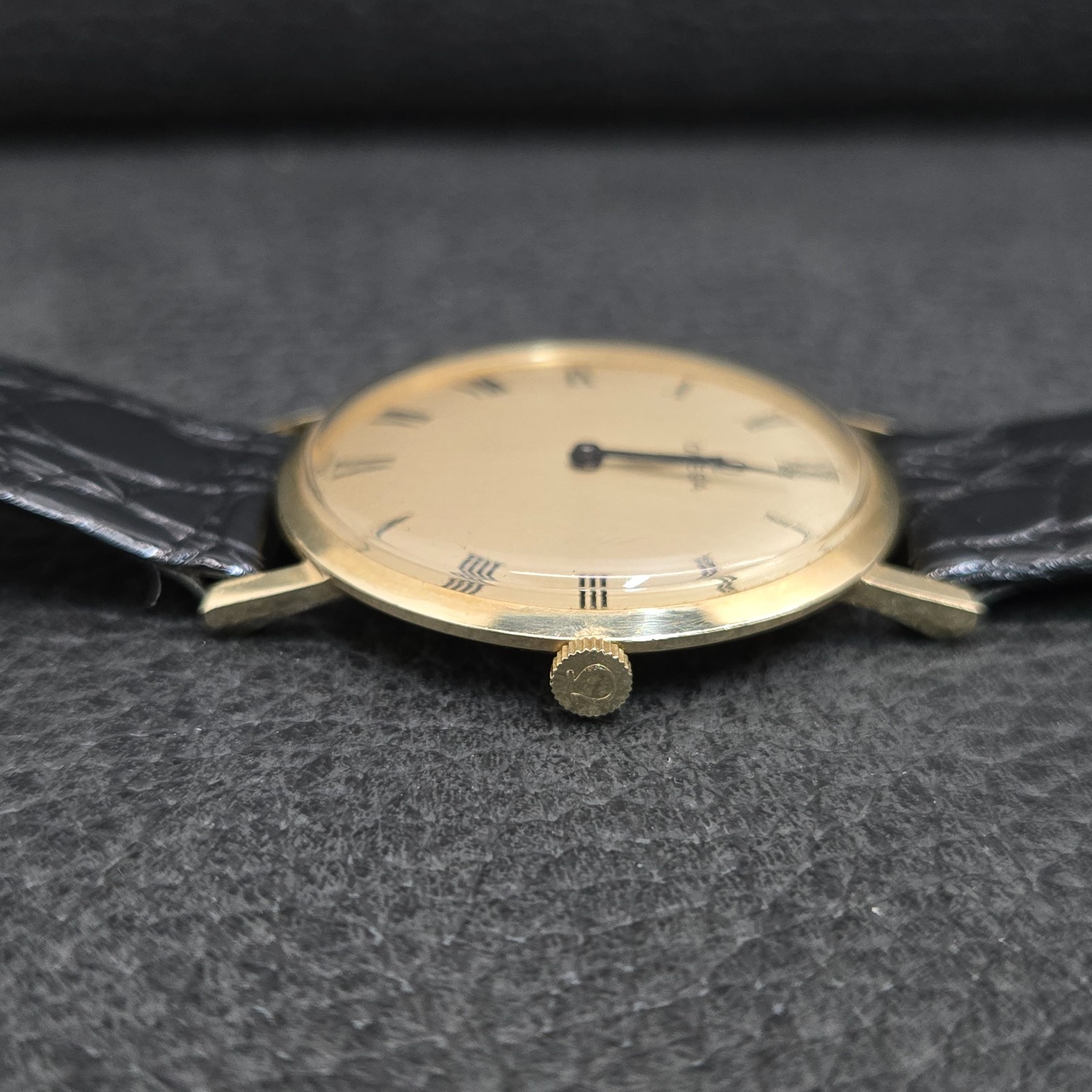 Omega Ultra Thin, 14K Gold Men’s Wrist Watch, 7.75″ Band, 32mm Case Manual Wind