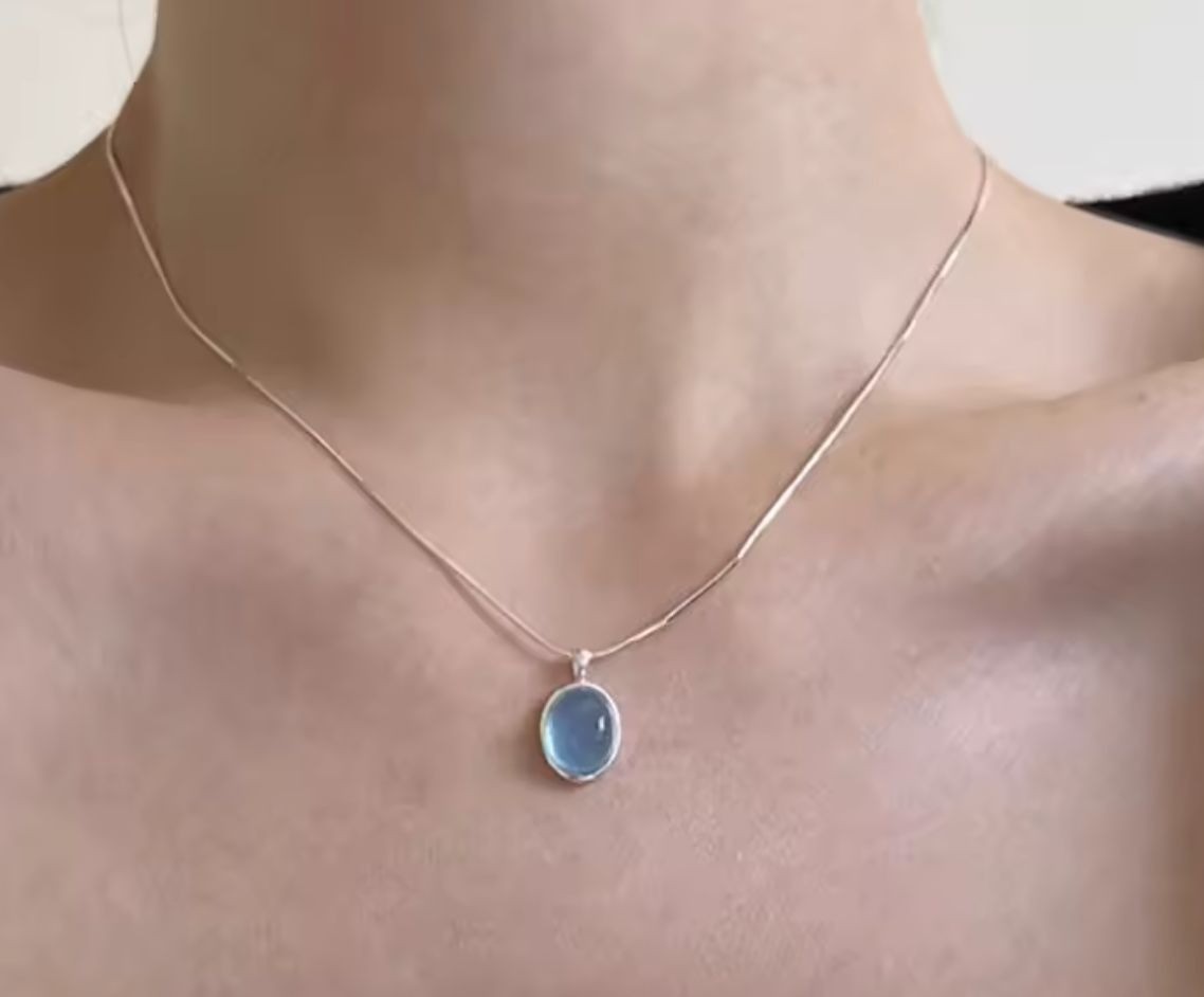 Women’s Blue Oval Stone Pendant Necklace Silver Tone Chain Minimalist Jewelry
