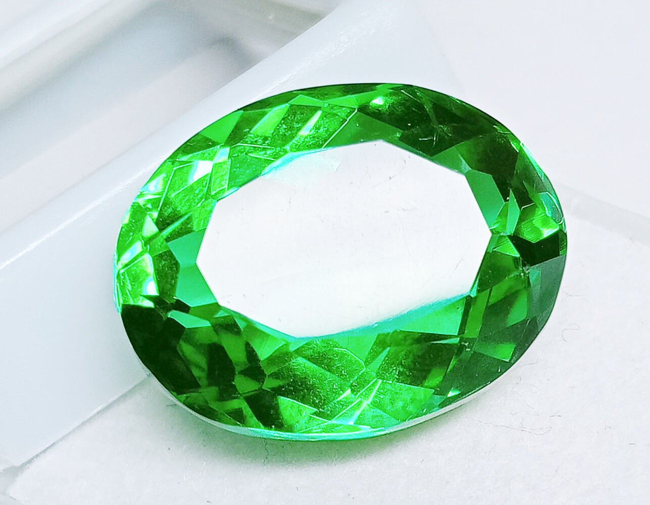 Green Peridot Natural Rare Oval Cut Certified 18.10 Ct Loose Gemstone