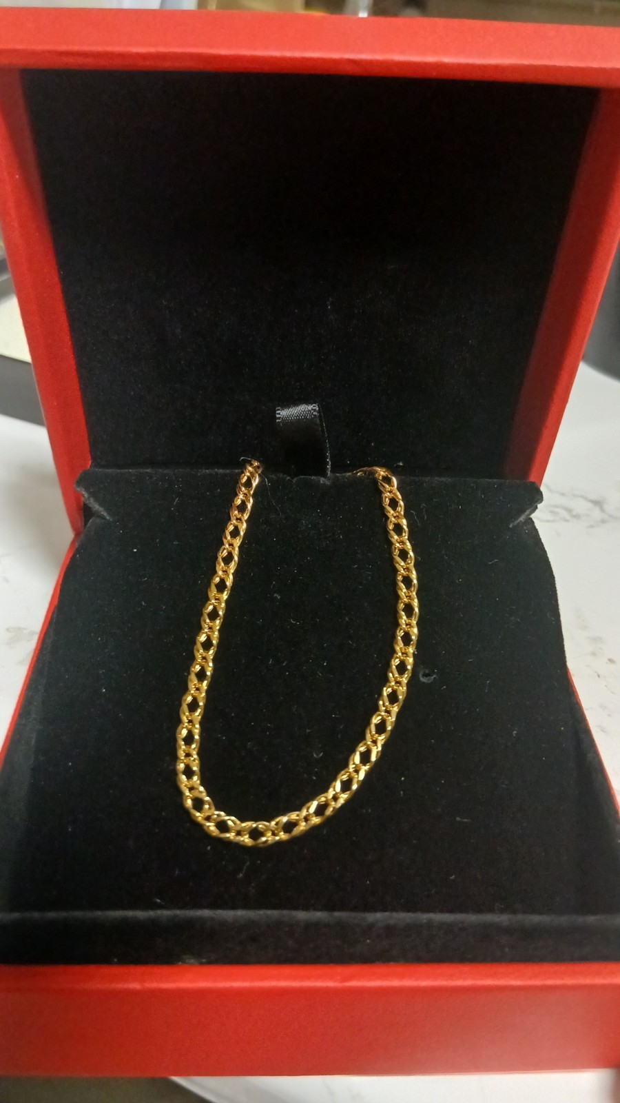 9ct Yellow Gold Bracelet.