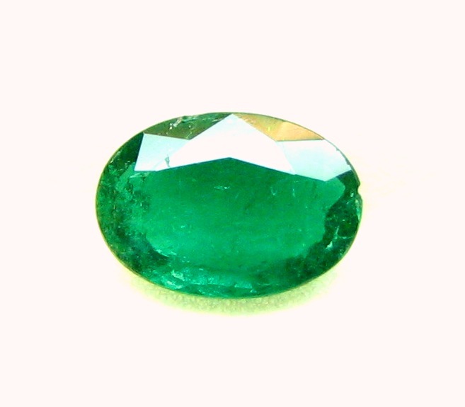 Natural Oval Intense Green Emerald 8.2×5.7×2.7 MM LxWxD Zambian 0.88 Carat