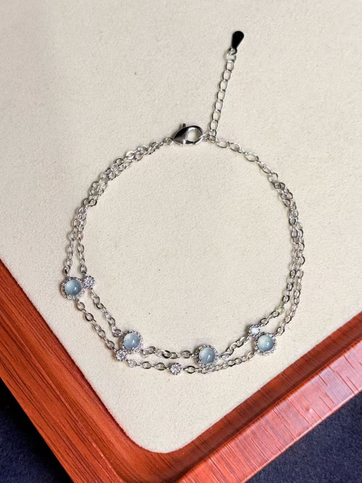 Top 100% Natural Sky blue jadeite bracelet