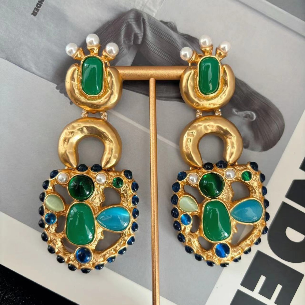 🎁AUTHENTIC High Quality Schiaparelli Charm Colored Gemstone Pearl Gold Earrings