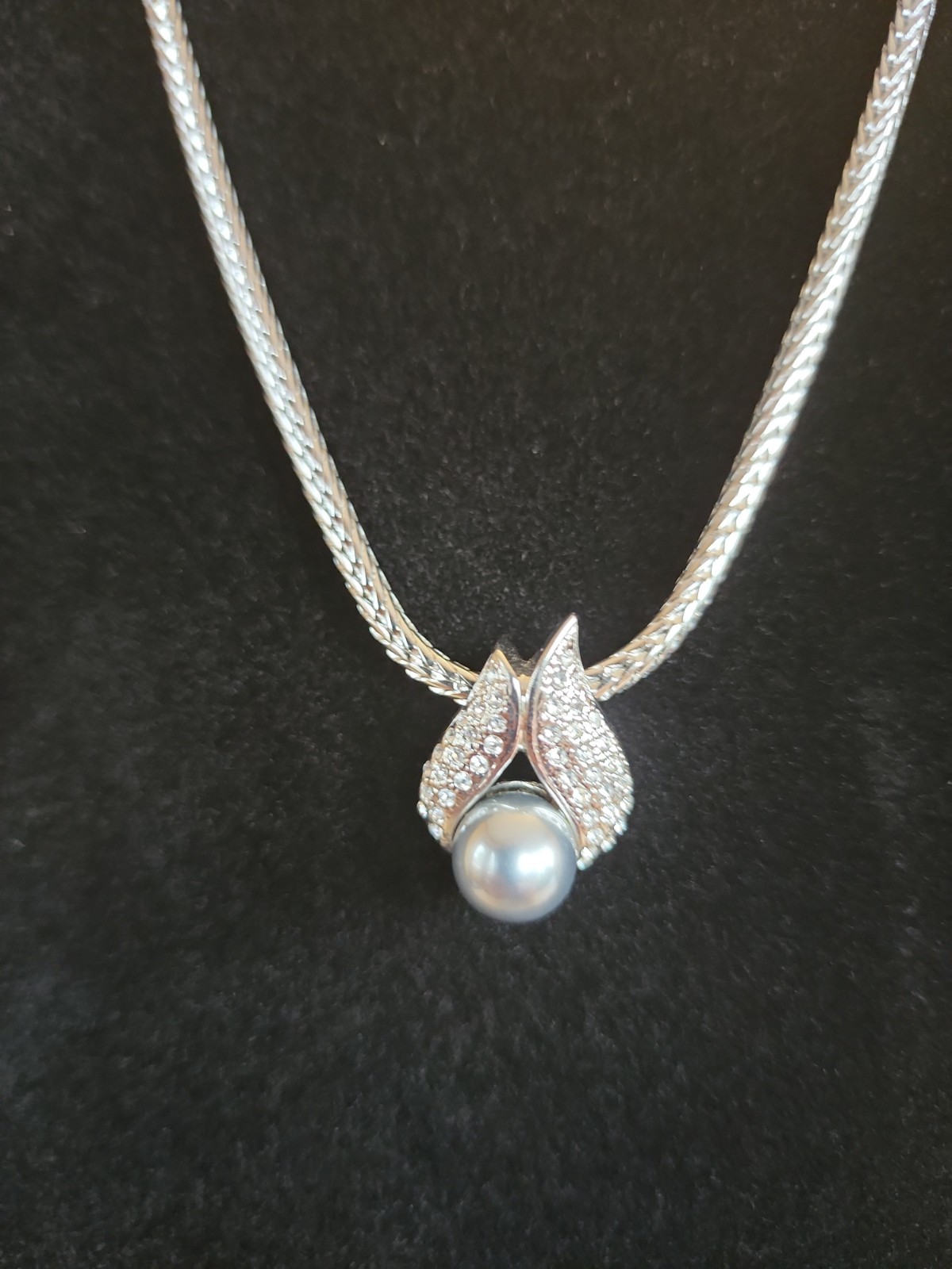 Silver Tone Necklace