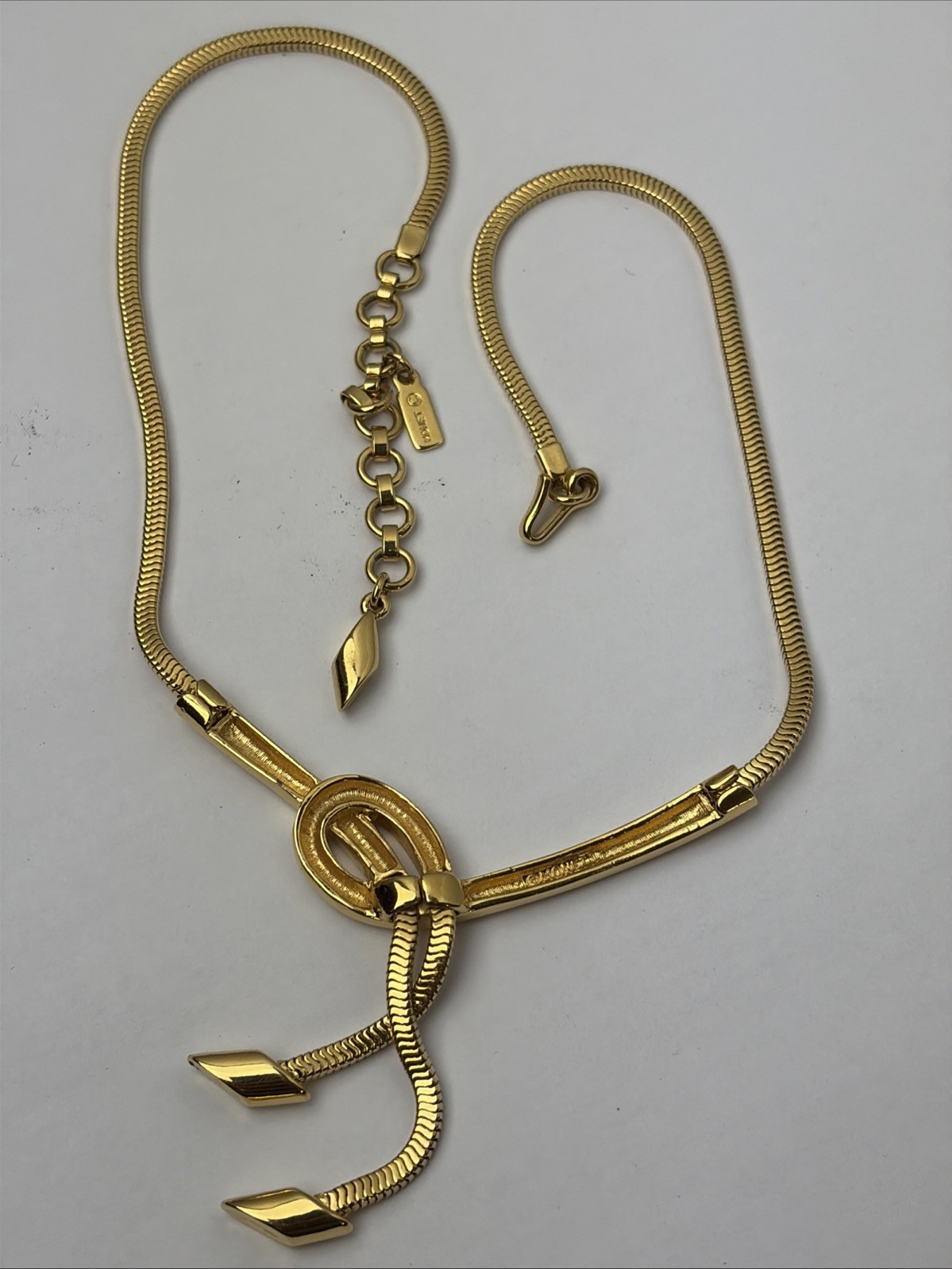 VINTAGE DESIGNER FASHION NECKLACE ~ LOVE KNOT LARIAT DROP DANGLE ~ MONET 16″