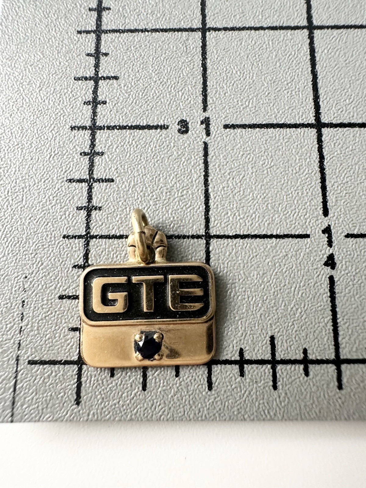 Vintage GTE 10k Yellow Gold Genuine Sapphire Charm Pendant