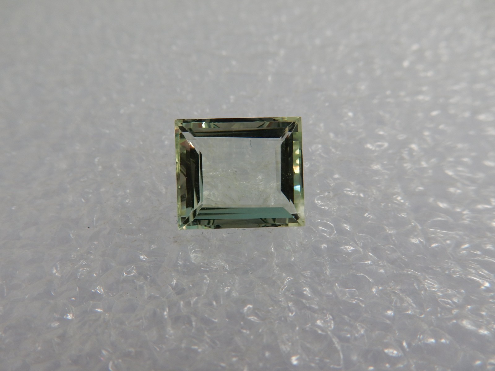 Beryl, pale green, 4.83cts